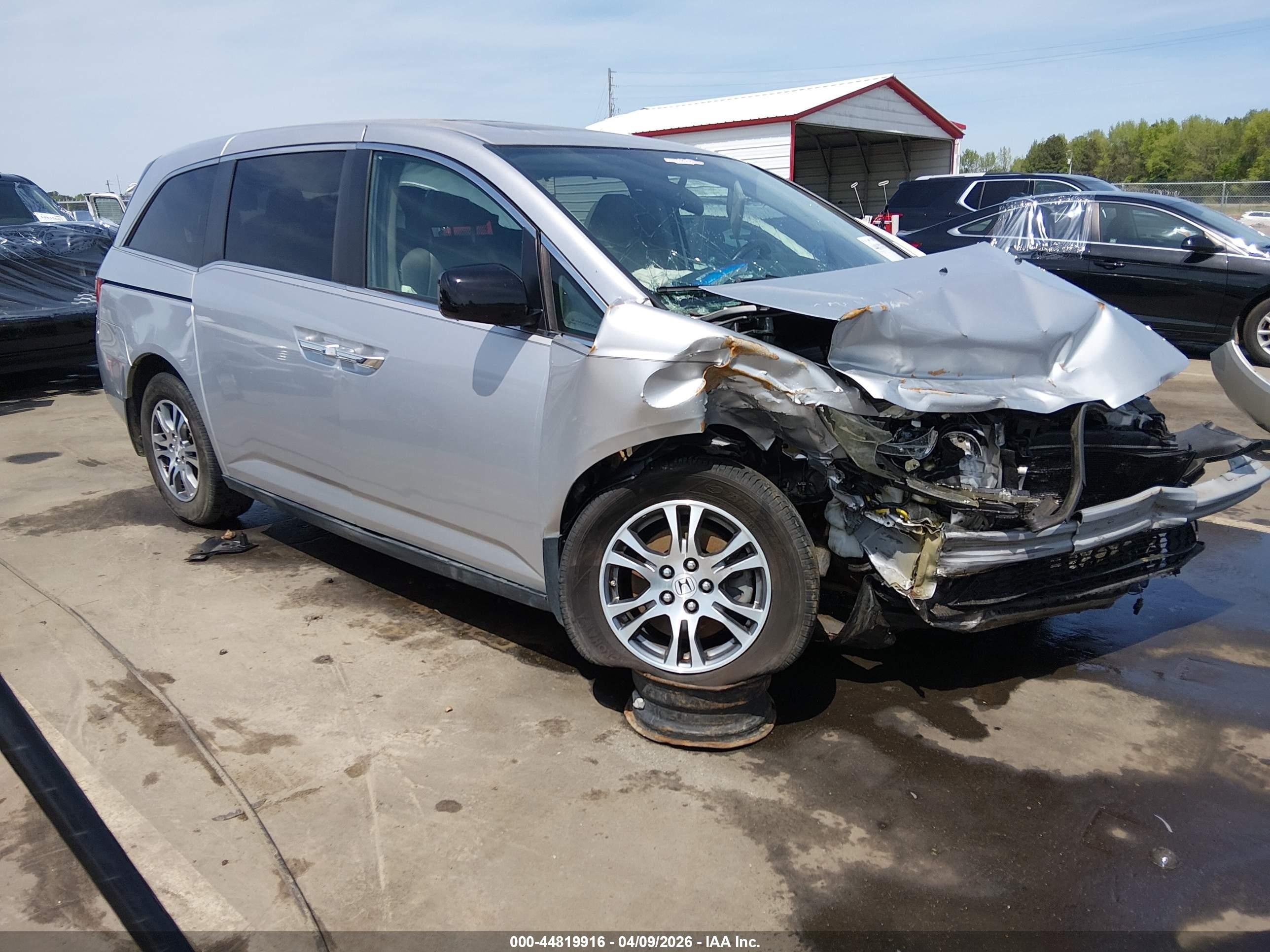 2013 Honda Odyssey Ex-l Серебряный vin: 5FNRL5H63DB067154