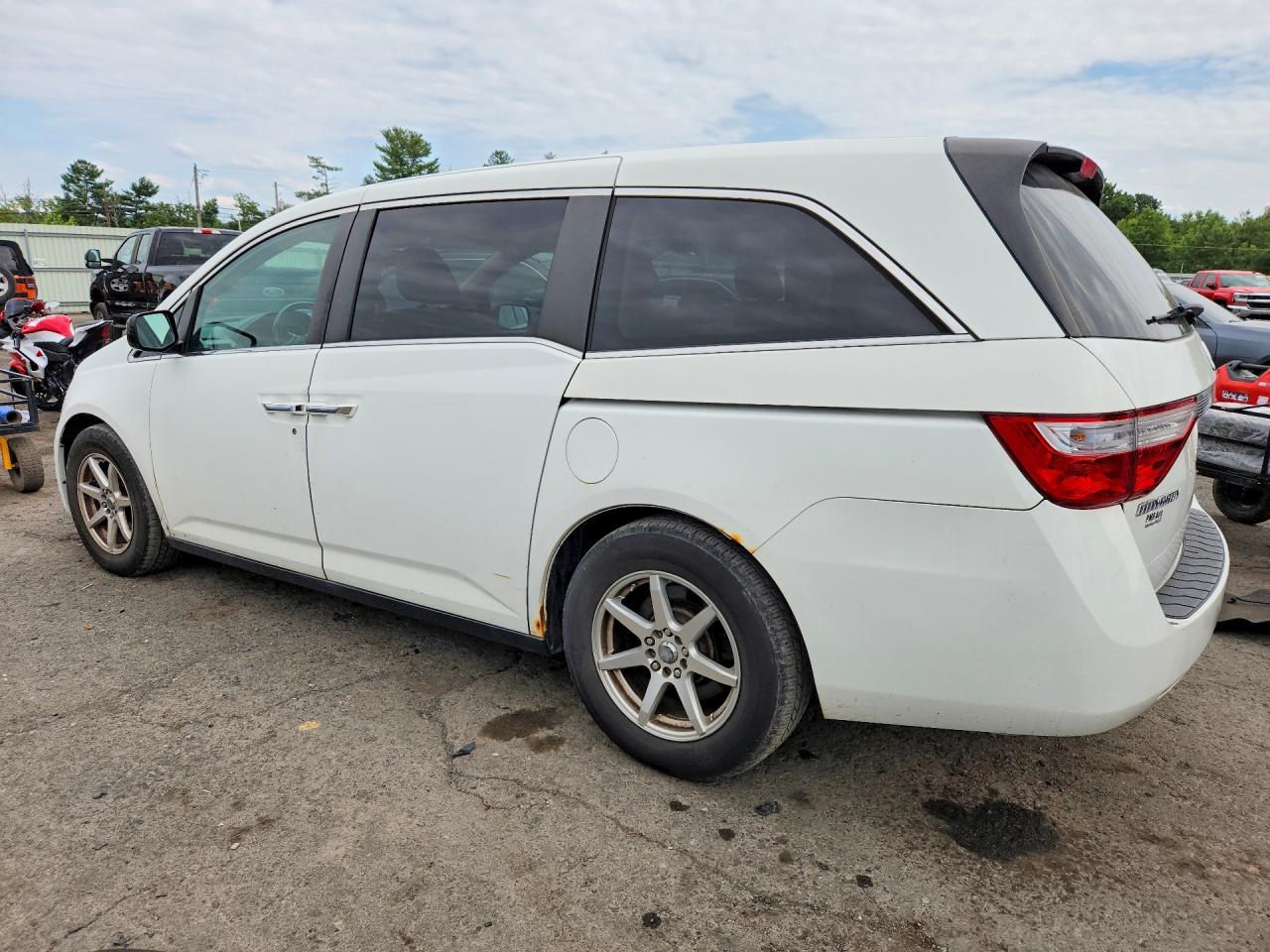 2013 Honda Odyssey Exl White vin: 5FNRL5H63DB086934