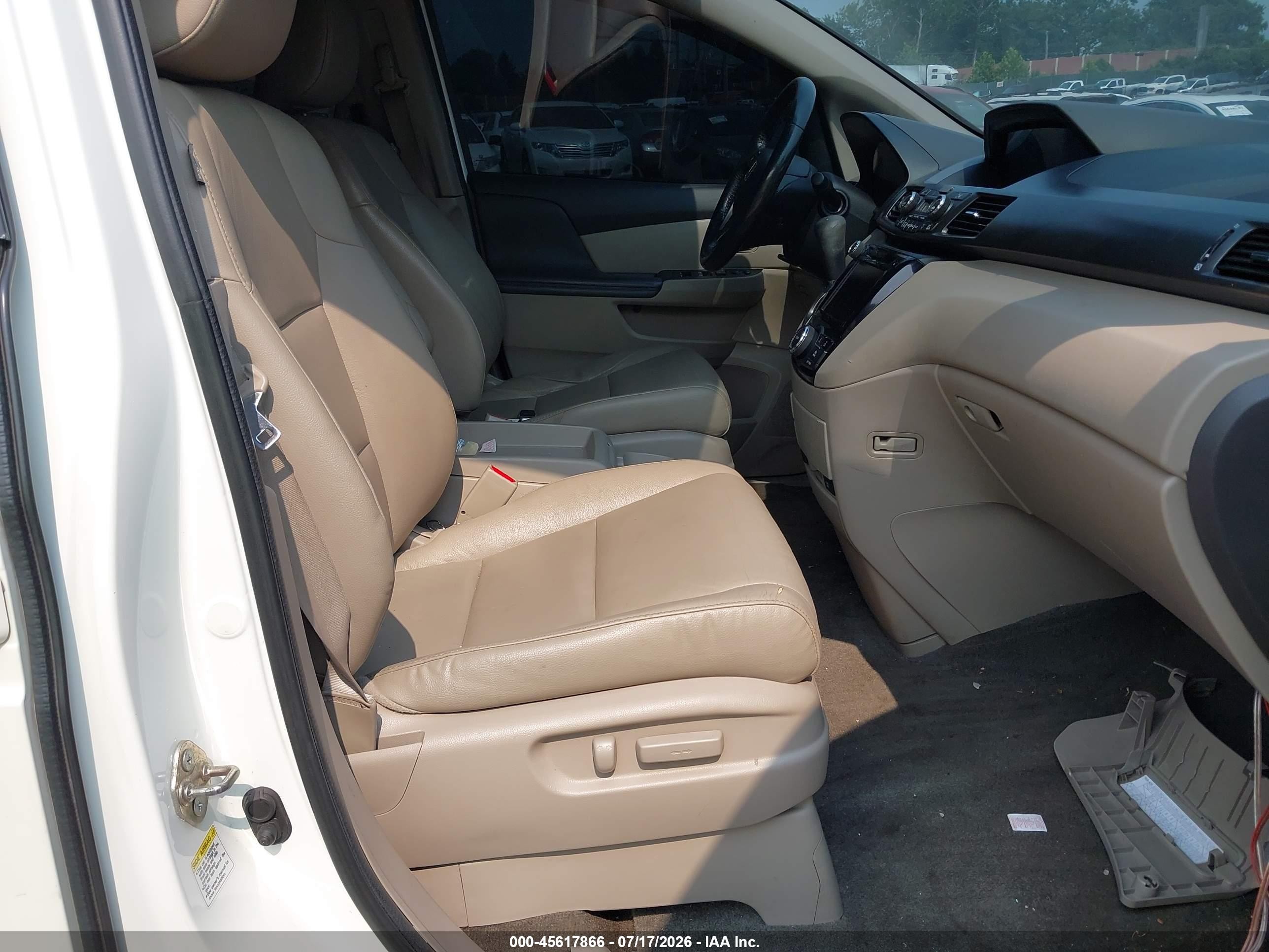 2014 Honda Odyssey Ex-l White vin: 5FNRL5H63EB080987