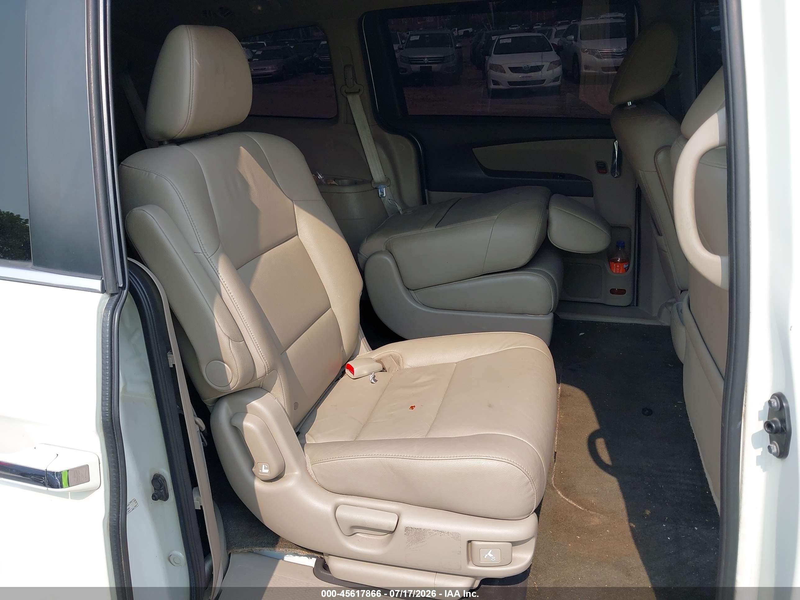 2014 Honda Odyssey Ex-l White vin: 5FNRL5H63EB080987