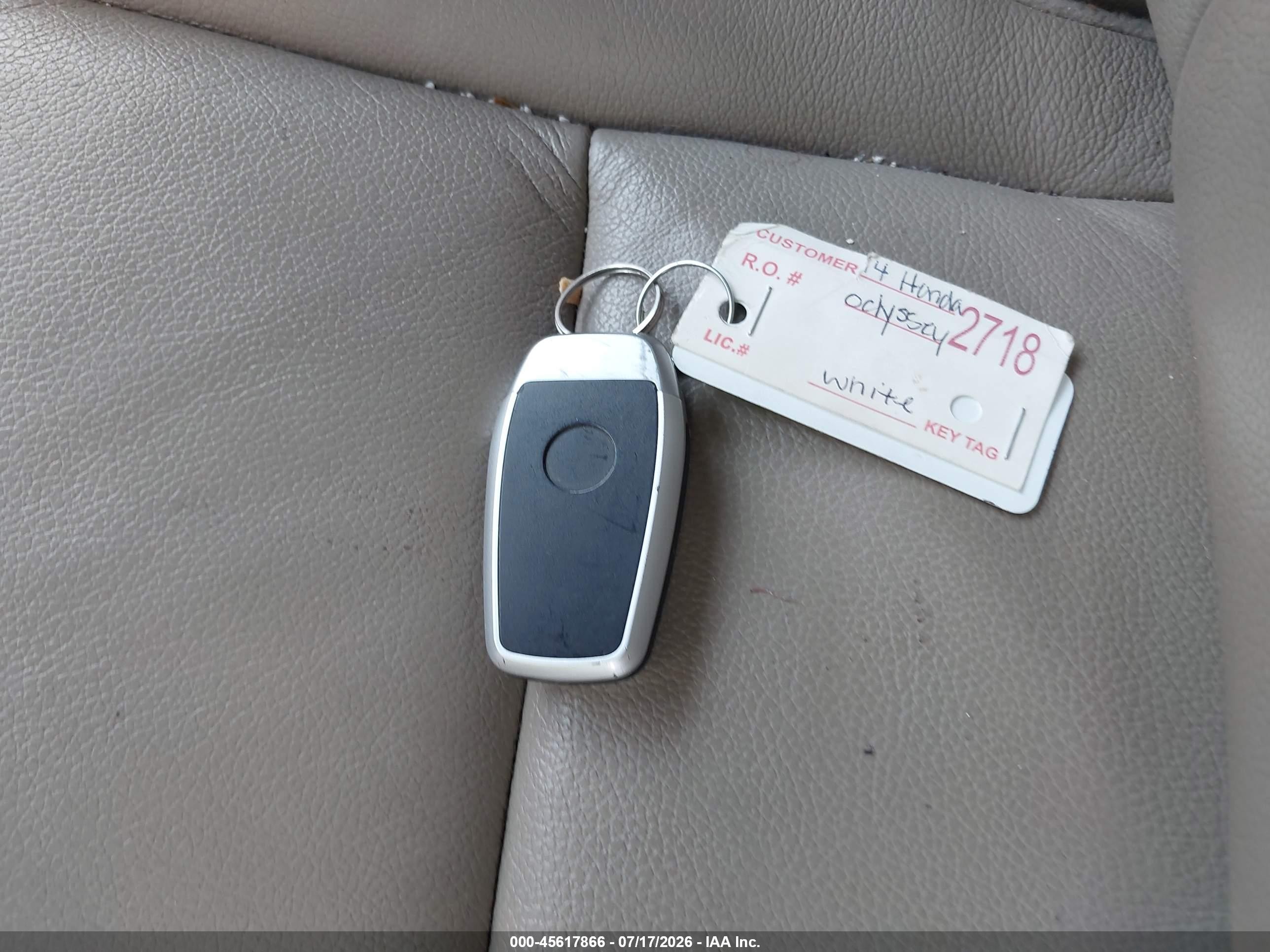 2014 Honda Odyssey Ex-l White vin: 5FNRL5H63EB080987