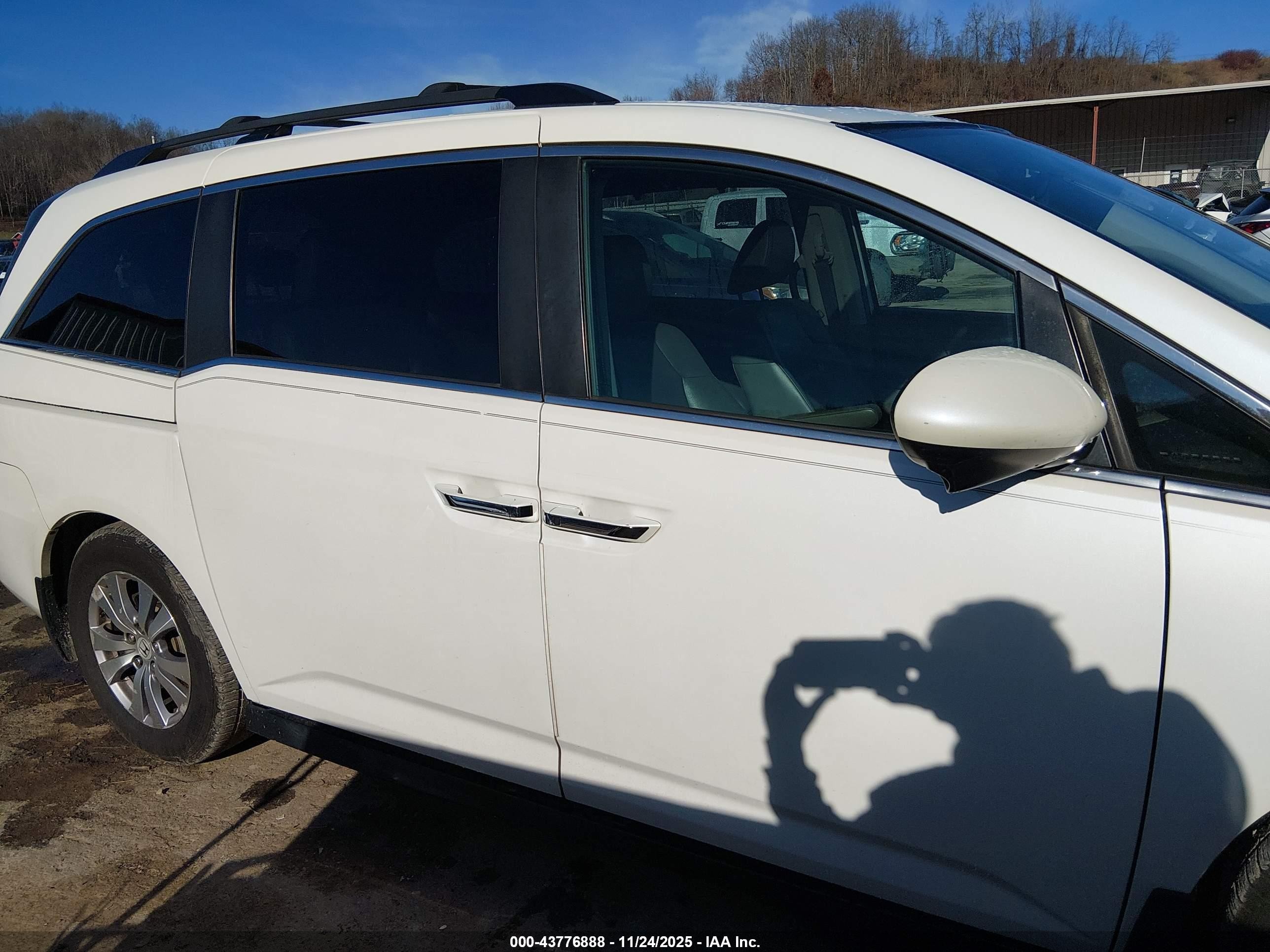 2014 Honda Odyssey Ex-l White vin: 5FNRL5H63EB122249