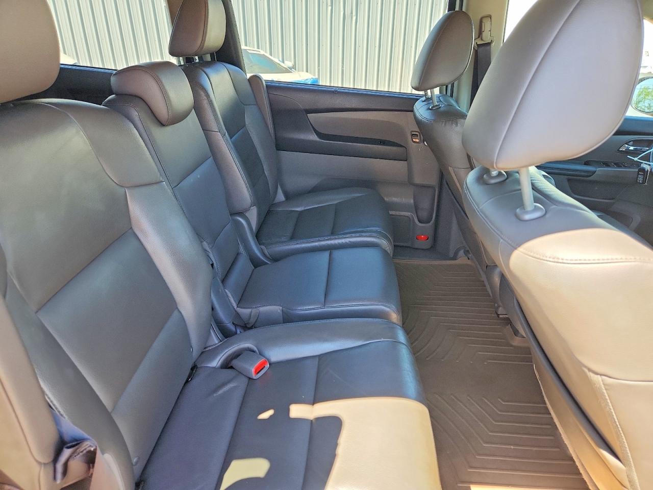 2014 Honda Odyssey Exl White vin: 5FNRL5H63EB124003