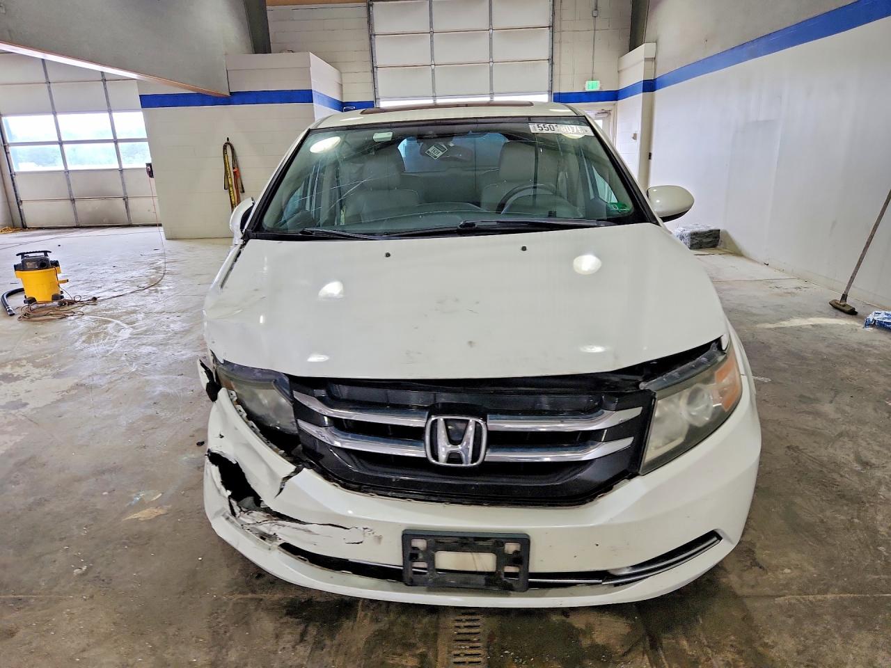 2014 Honda Odyssey Exl White vin: 5FNRL5H63EB130867