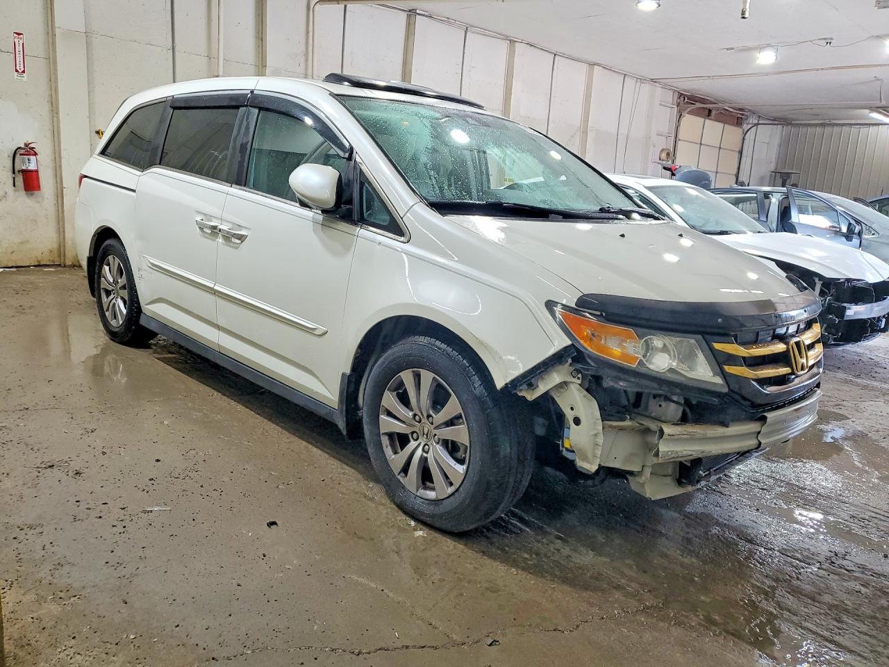 2015 Honda Odyssey Exl White vin: 5FNRL5H63FB040555