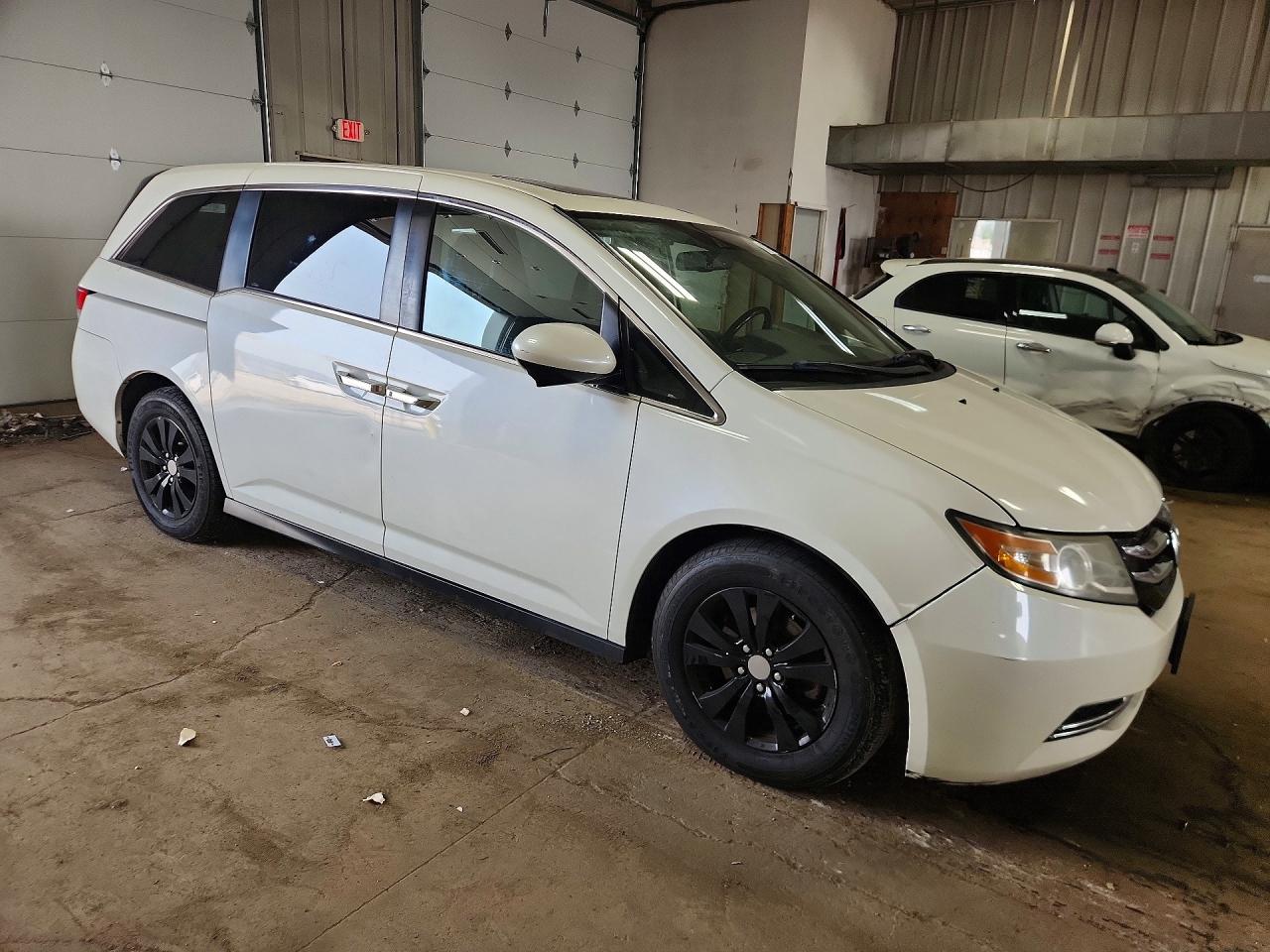 2015 Honda Odyssey Exl White vin: 5FNRL5H63FB061910