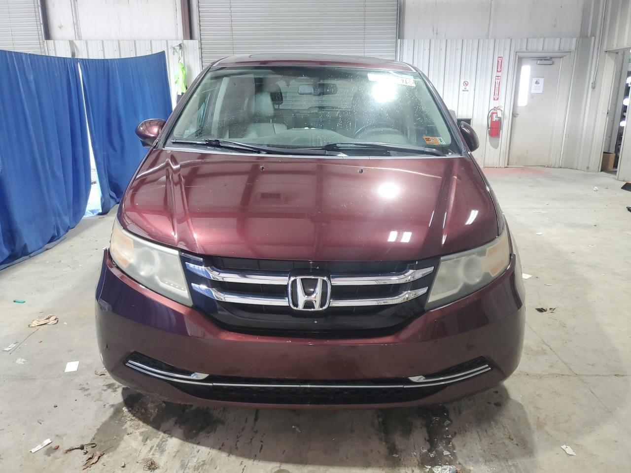 2015 Honda Odyssey Exl Maroon vin: 5FNRL5H63FB087598 Damage: Left Head Lamp, Faded, Acceptable