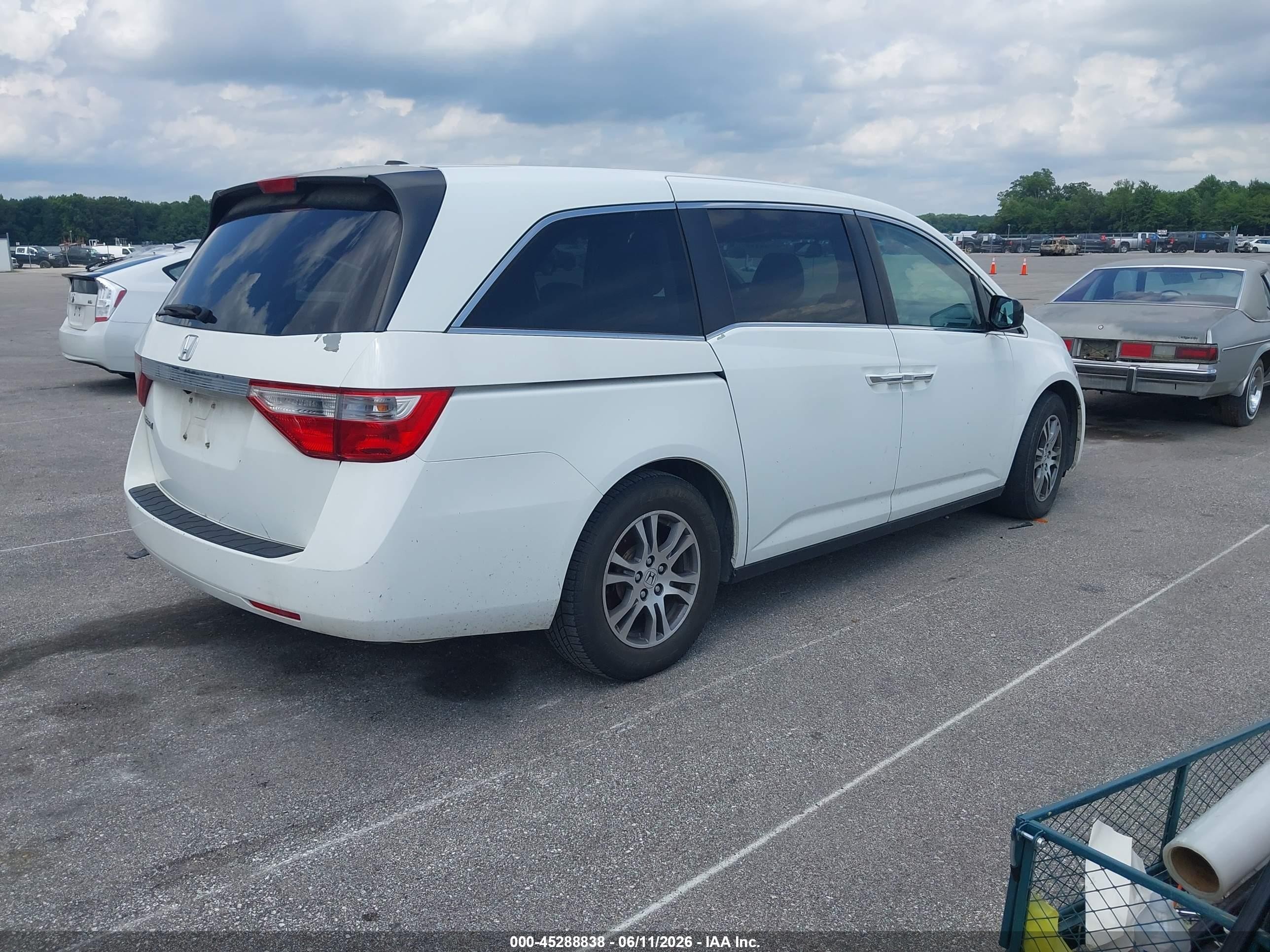2011 Honda Odyssey Ex-l White vin: 5FNRL5H64BB001080