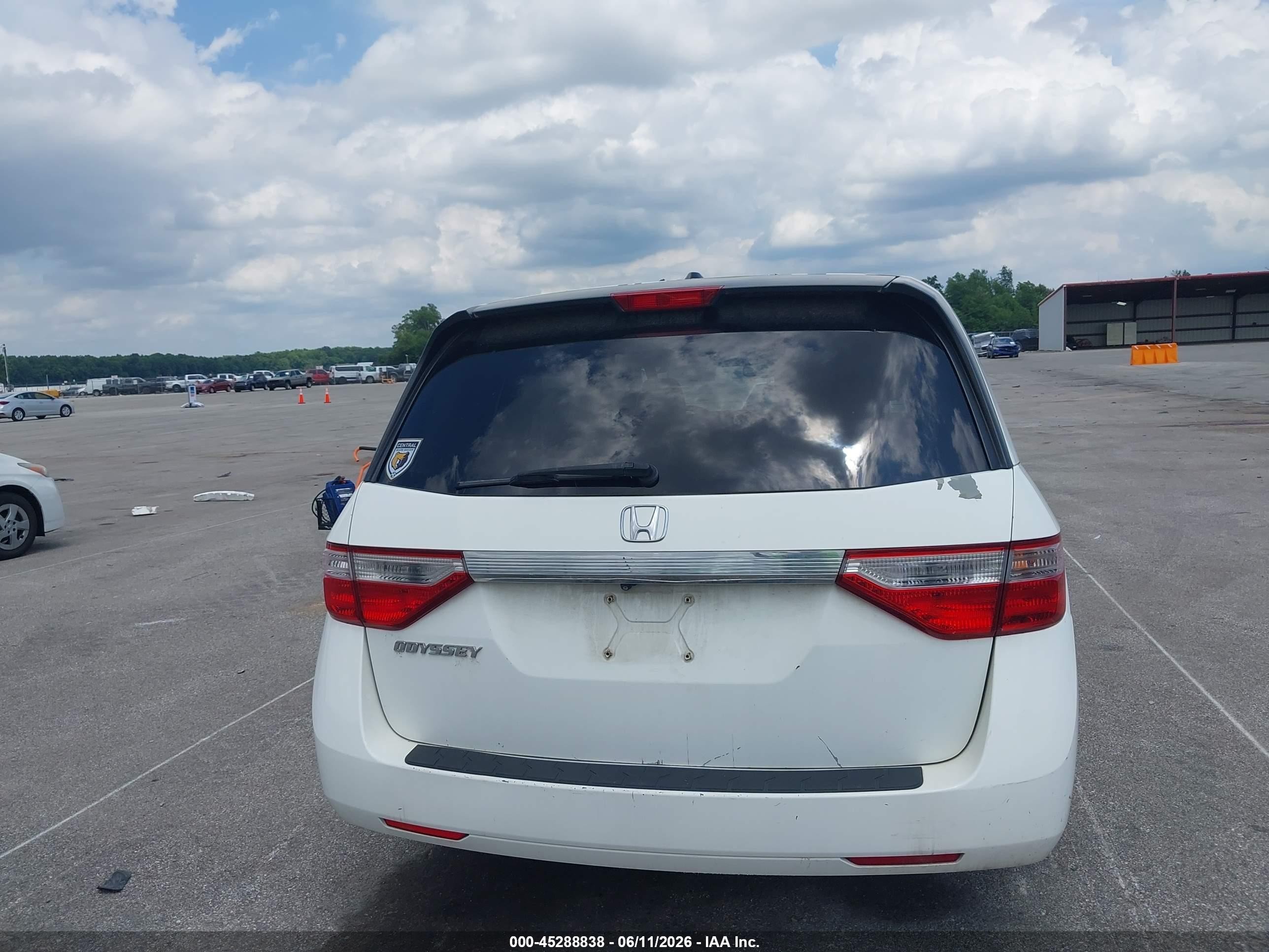 2011 Honda Odyssey Ex-l White vin: 5FNRL5H64BB001080