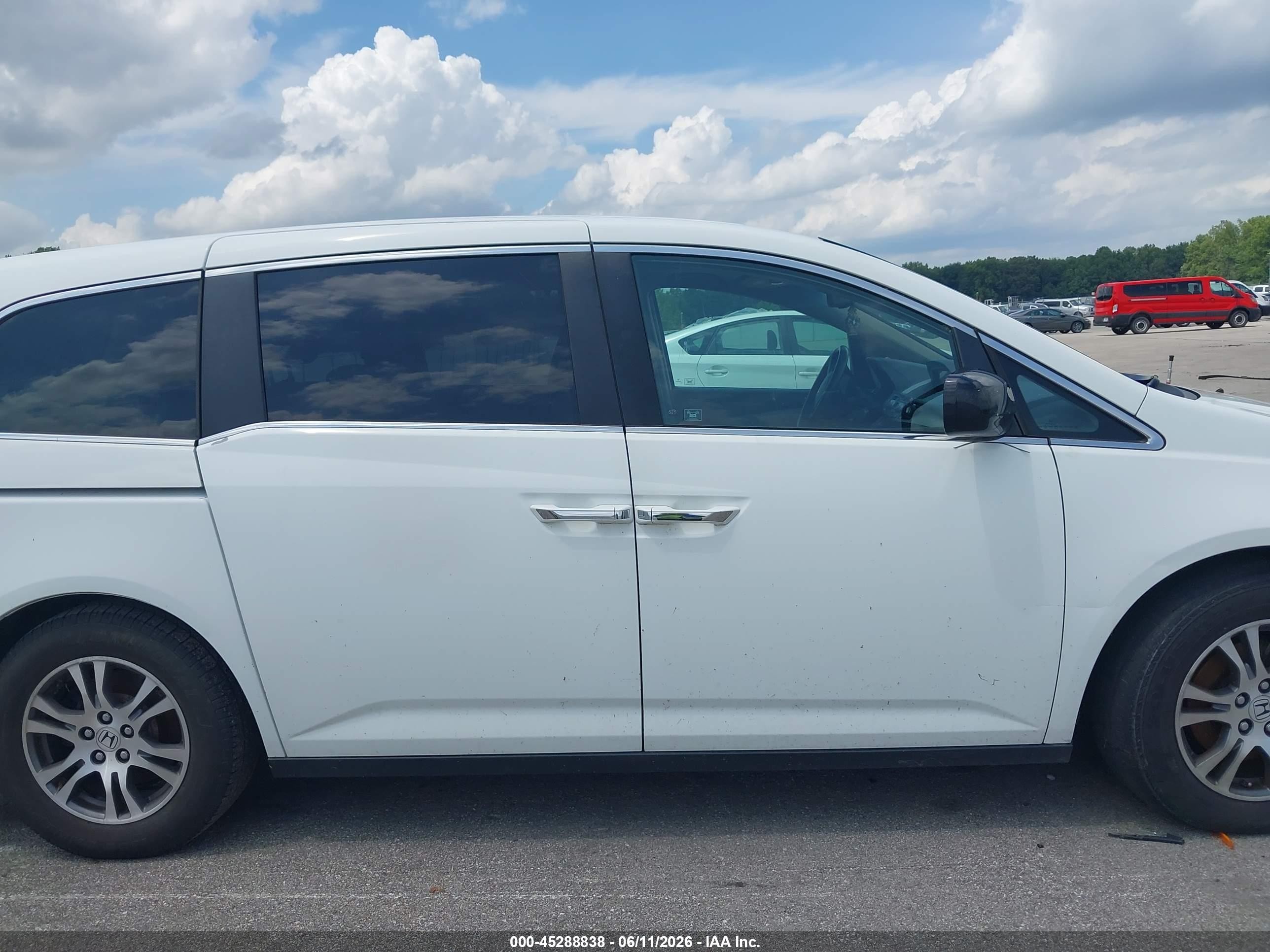 2011 Honda Odyssey Ex-l White vin: 5FNRL5H64BB001080
