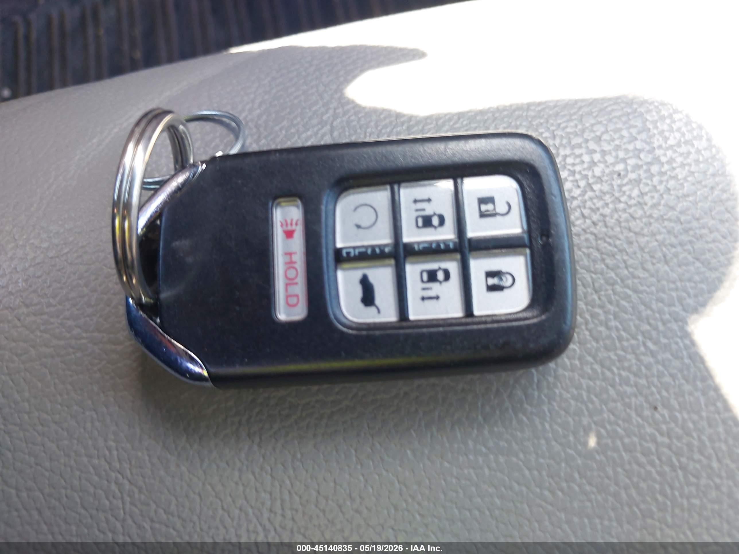 2011 Honda Odyssey Ex-l White vin: 5FNRL5H64BB002505