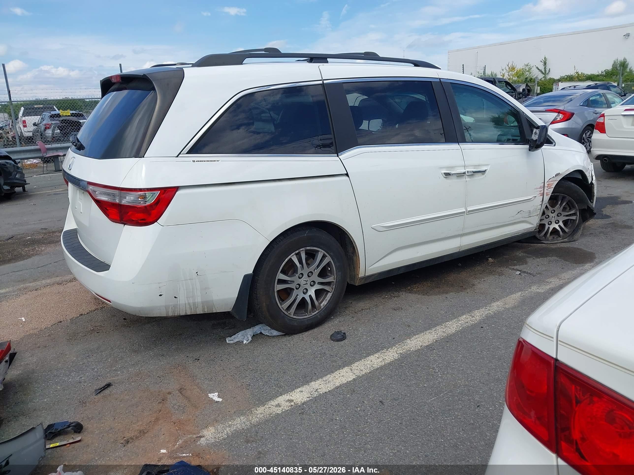 2011 Honda Odyssey Ex-l White vin: 5FNRL5H64BB002505