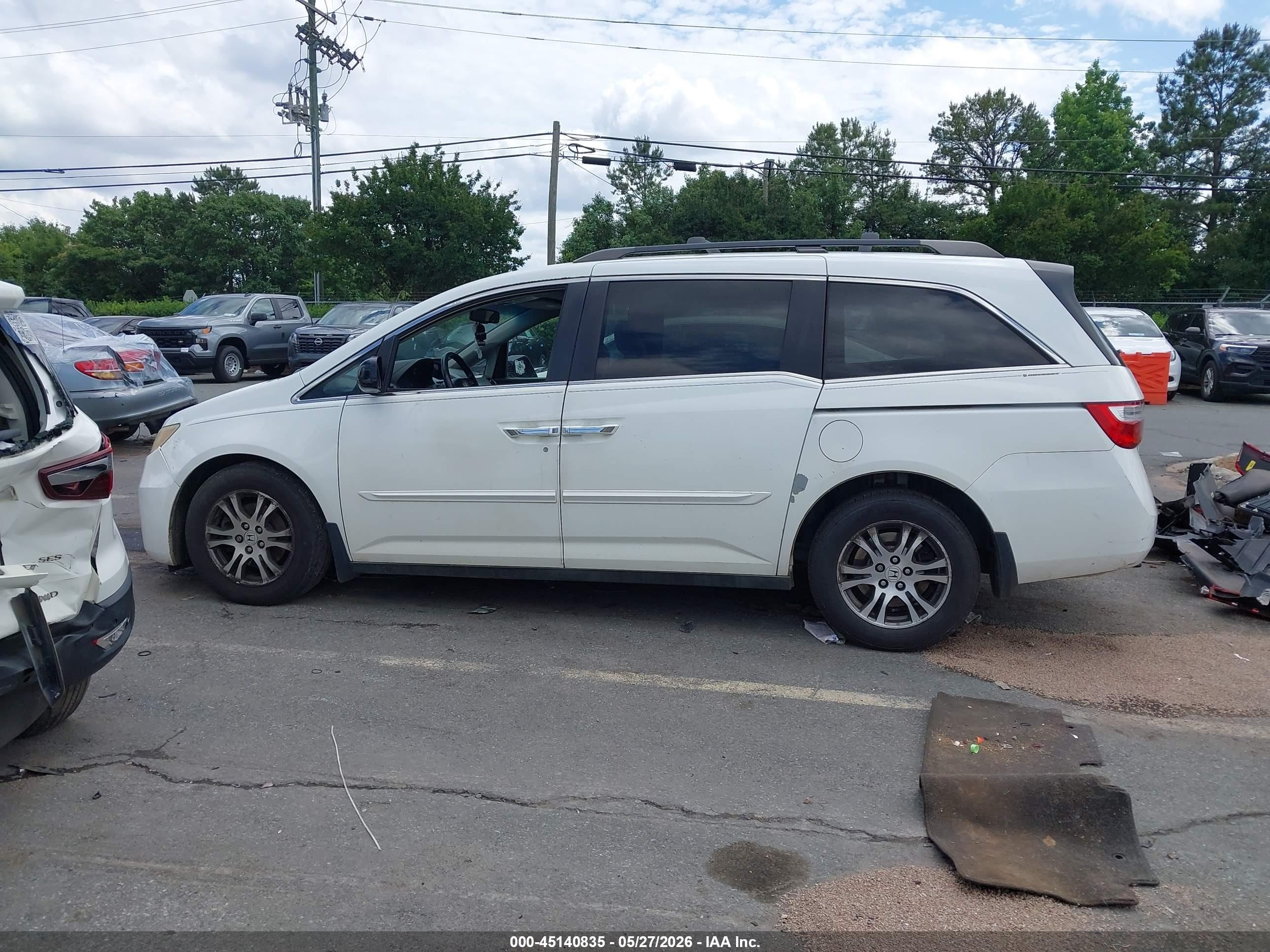 2011 Honda Odyssey Ex-l White vin: 5FNRL5H64BB002505