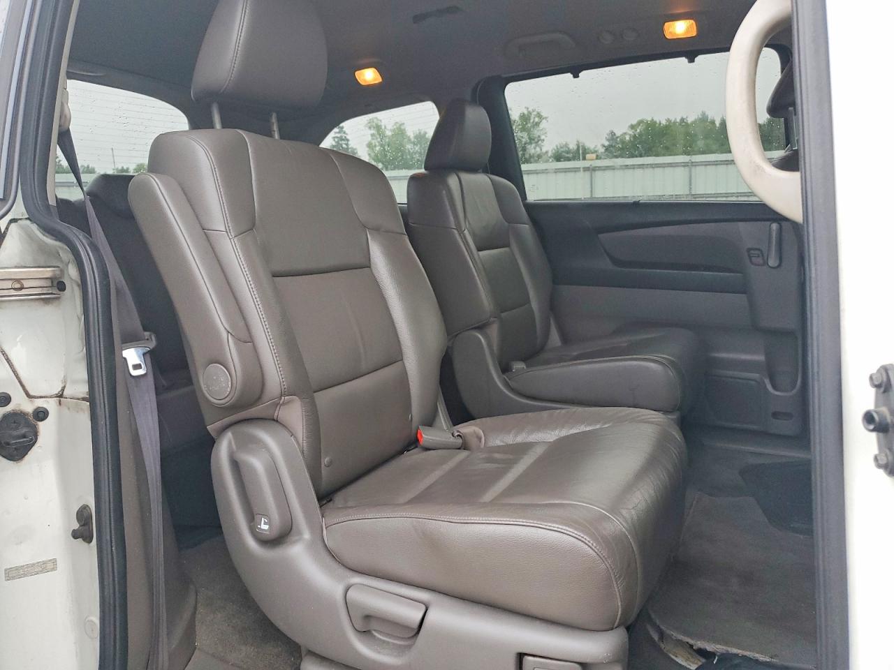 2011 Honda Odyssey Exl White vin: 5FNRL5H64BB025184