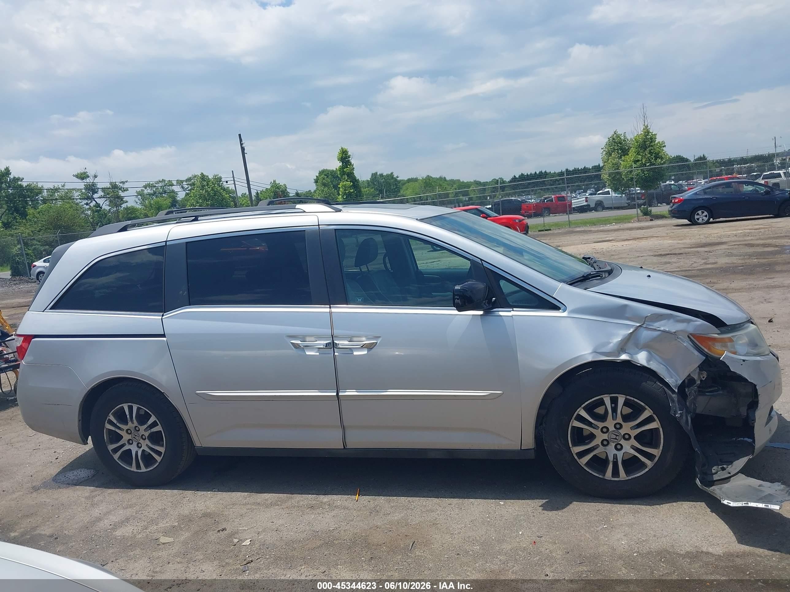 2011 Honda Odyssey Ex-l Silver vin: 5FNRL5H64BB041062