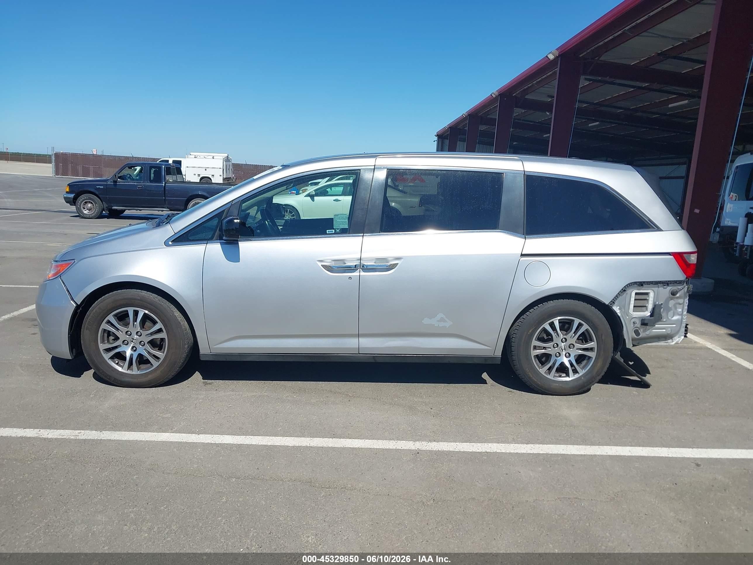 2011 Honda Odyssey Ex-l Silver vin: 5FNRL5H64BB056824