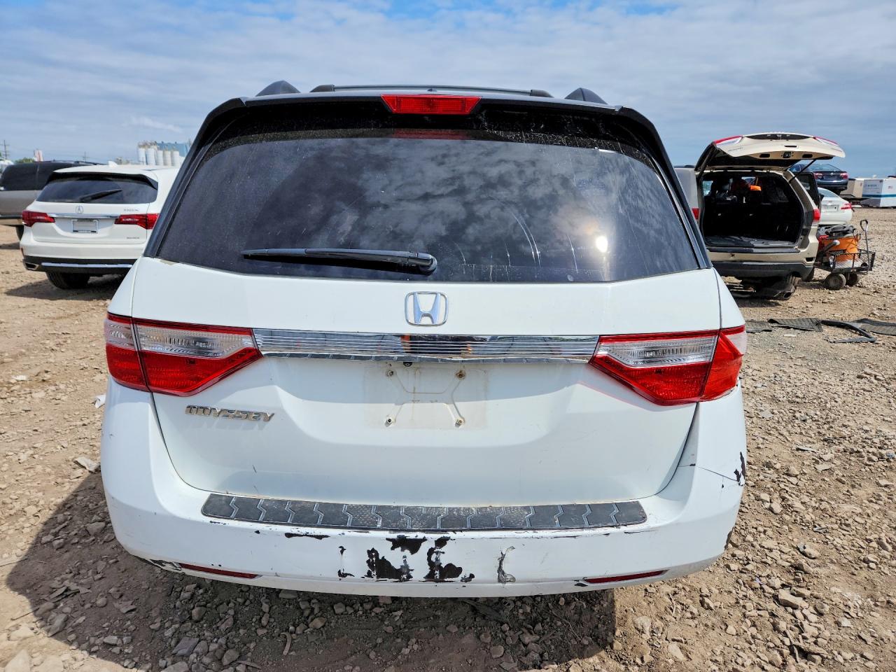 2011 Honda Odyssey Exl White vin: 5FNRL5H64BB080962