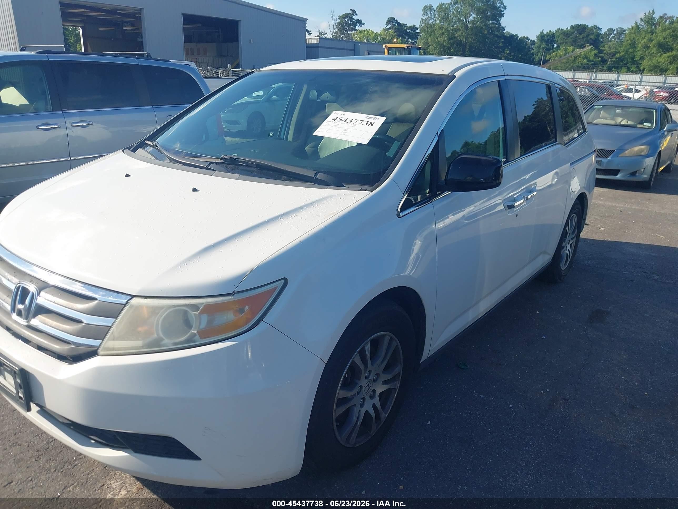 2011 Honda Odyssey Ex-l White vin: 5FNRL5H64BB084588