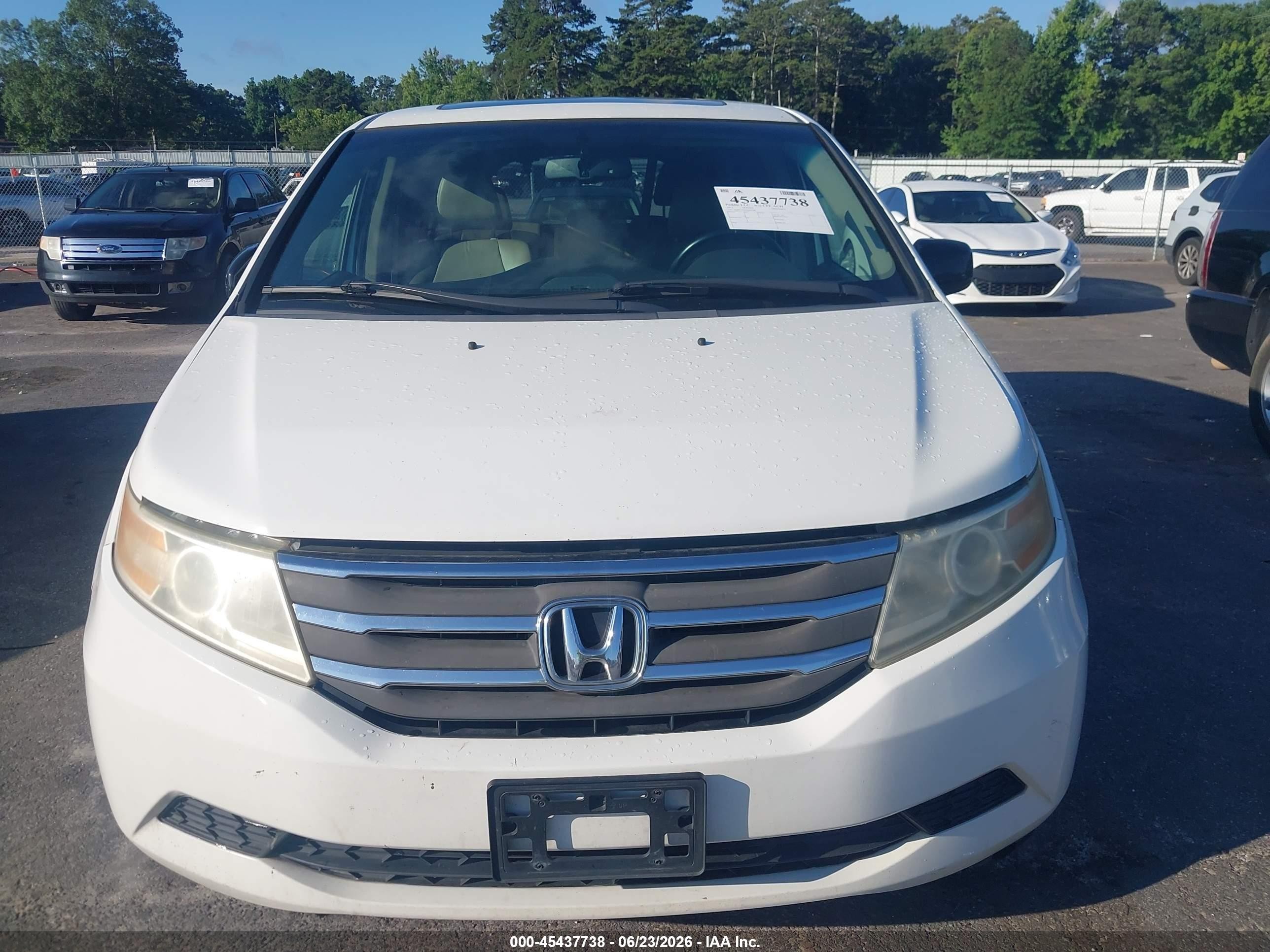 2011 Honda Odyssey Ex-l White vin: 5FNRL5H64BB084588