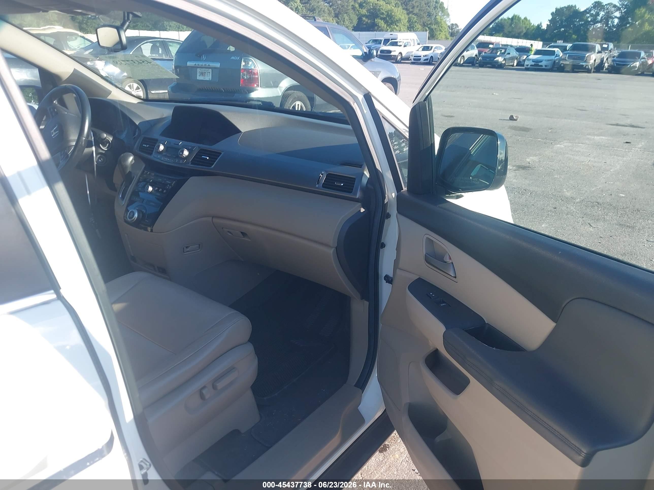 2011 Honda Odyssey Ex-l White vin: 5FNRL5H64BB084588