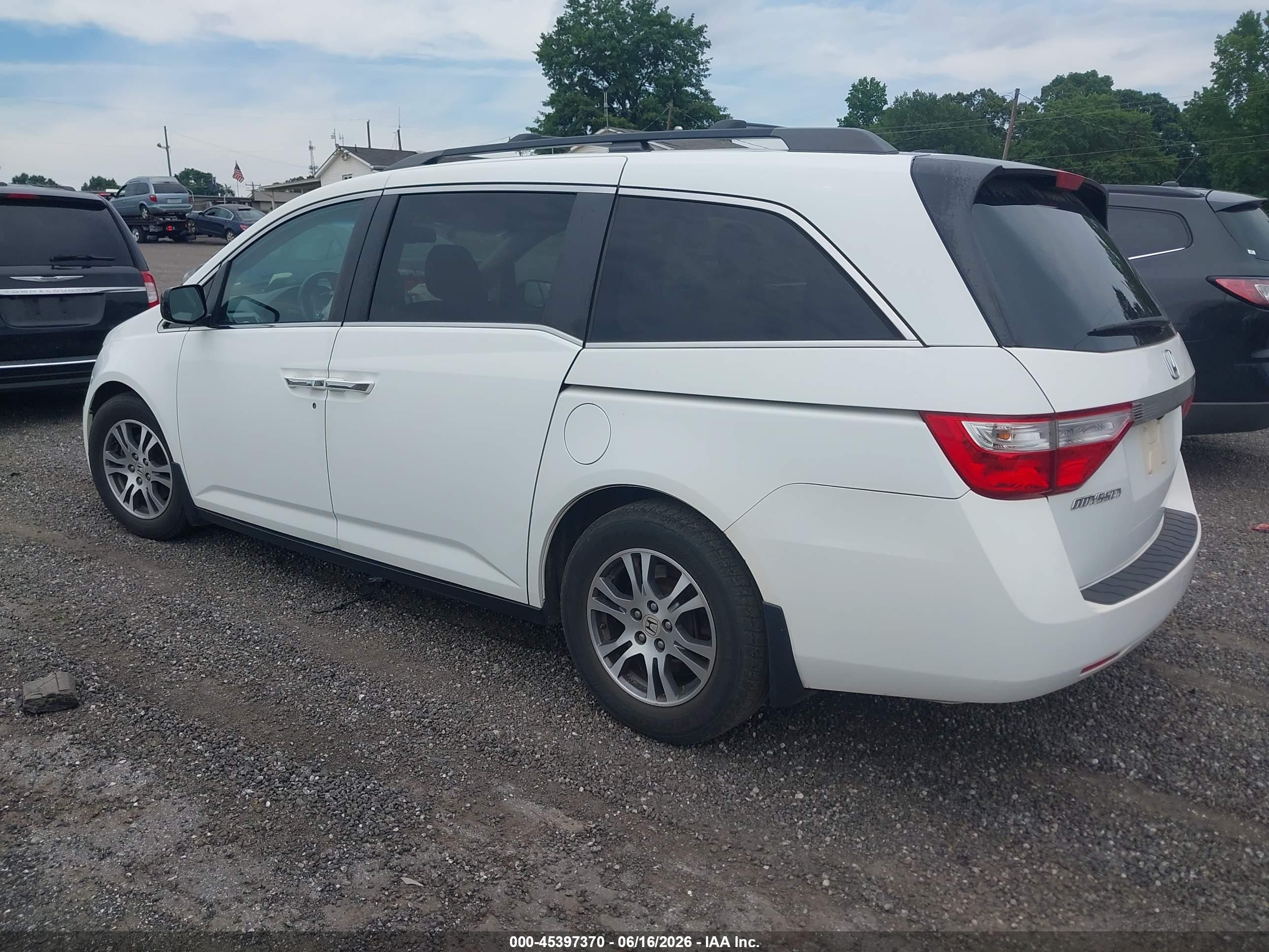 2011 Honda Odyssey Ex-l White vin: 5FNRL5H64BB100062