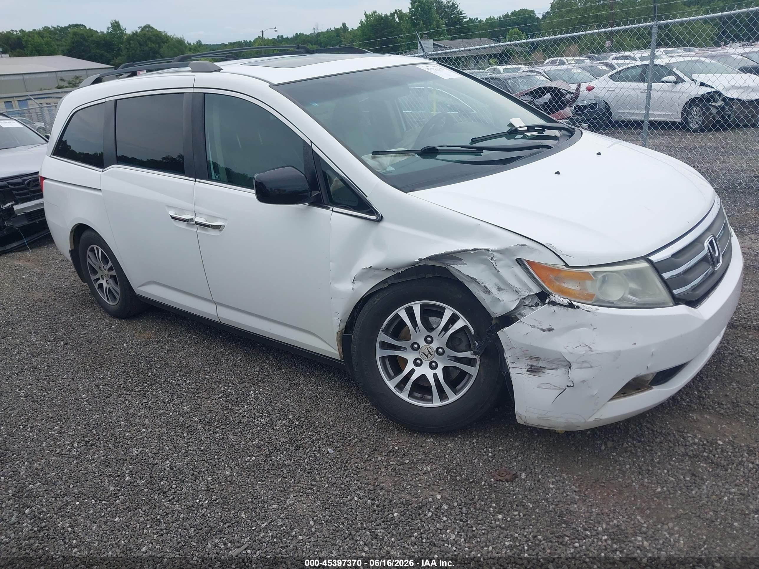2011 Honda Odyssey Ex-l White vin: 5FNRL5H64BB100062