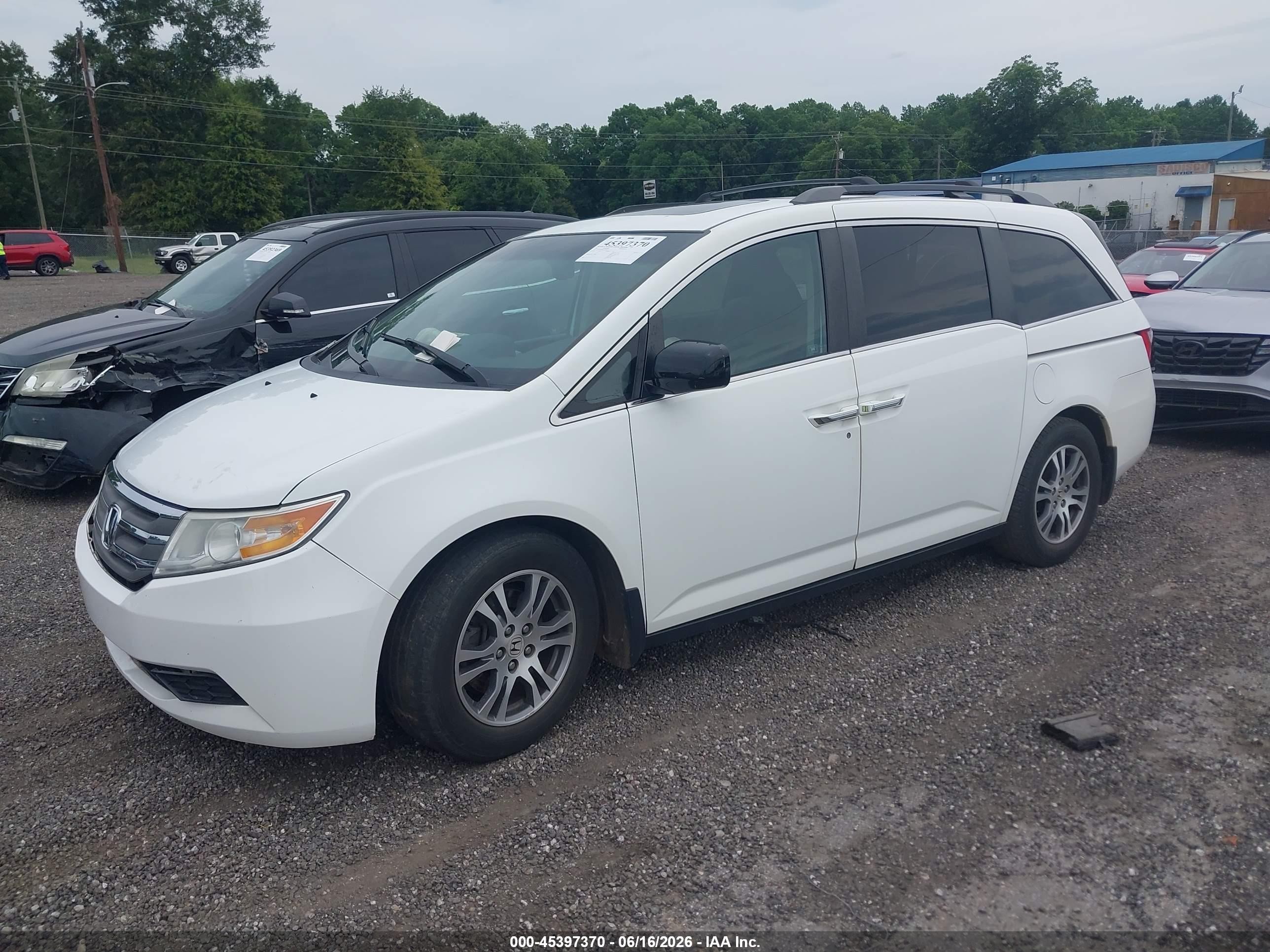 2011 Honda Odyssey Ex-l White vin: 5FNRL5H64BB100062