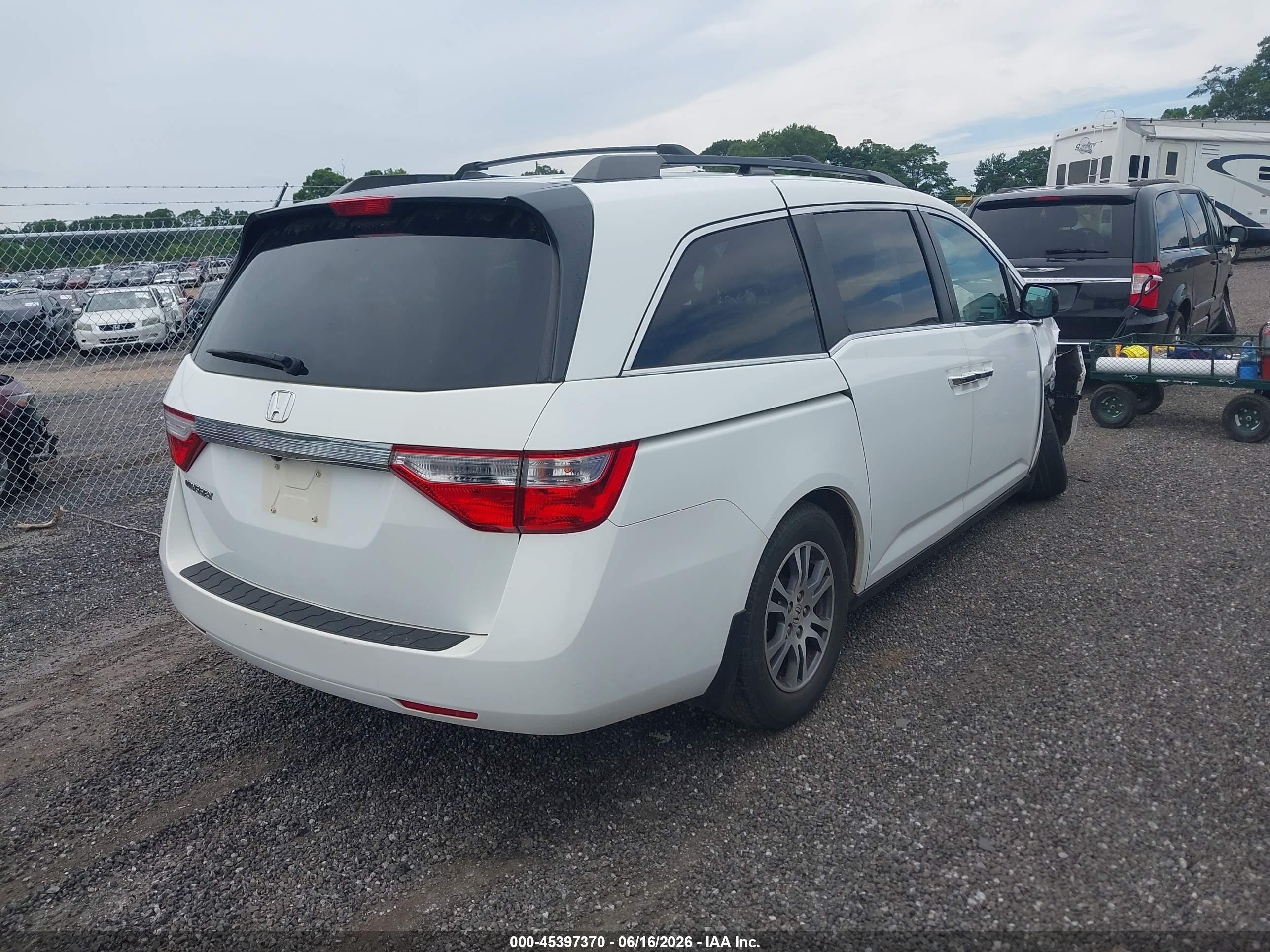 2011 Honda Odyssey Ex-l White vin: 5FNRL5H64BB100062