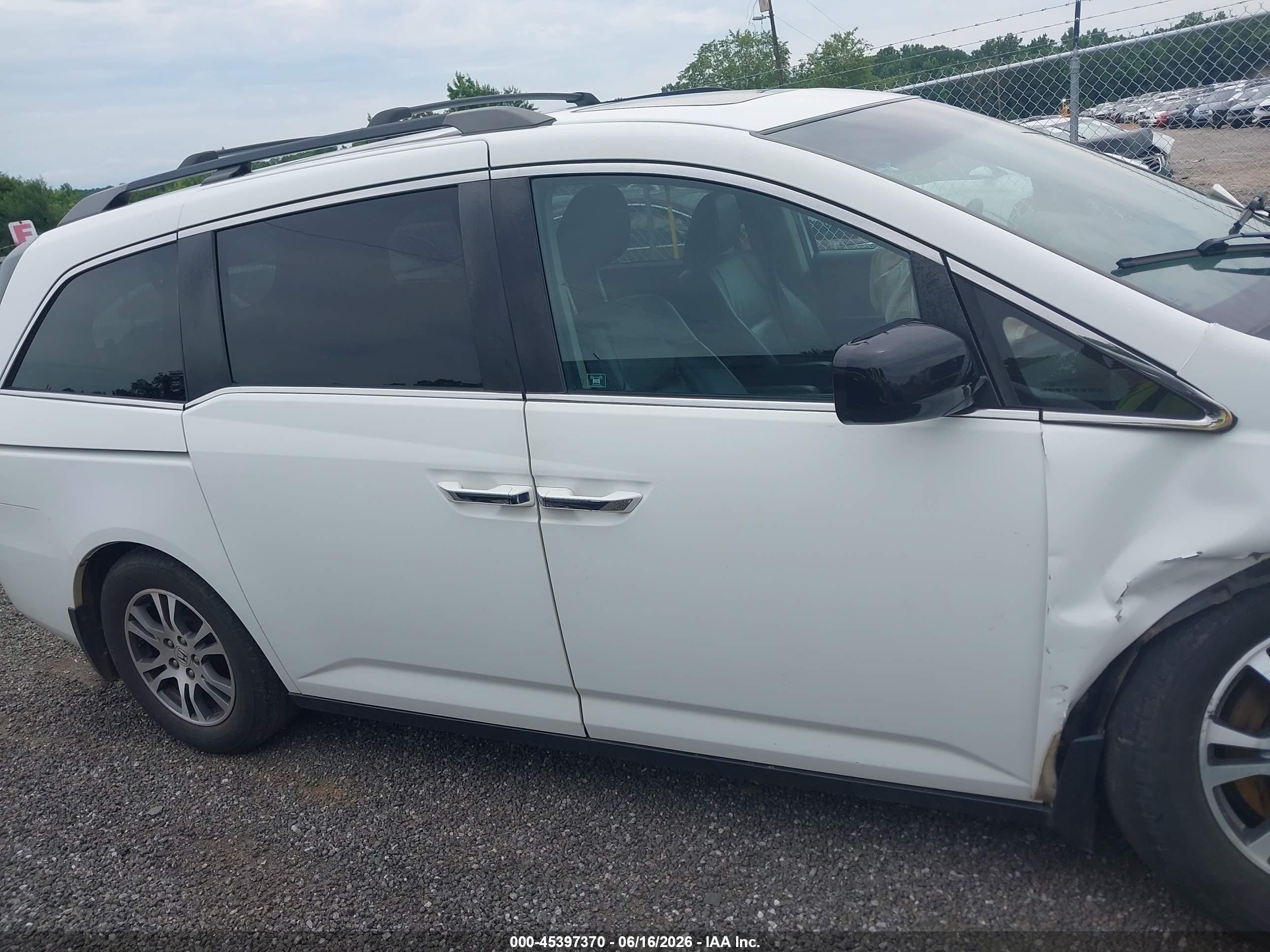 2011 Honda Odyssey Ex-l White vin: 5FNRL5H64BB100062