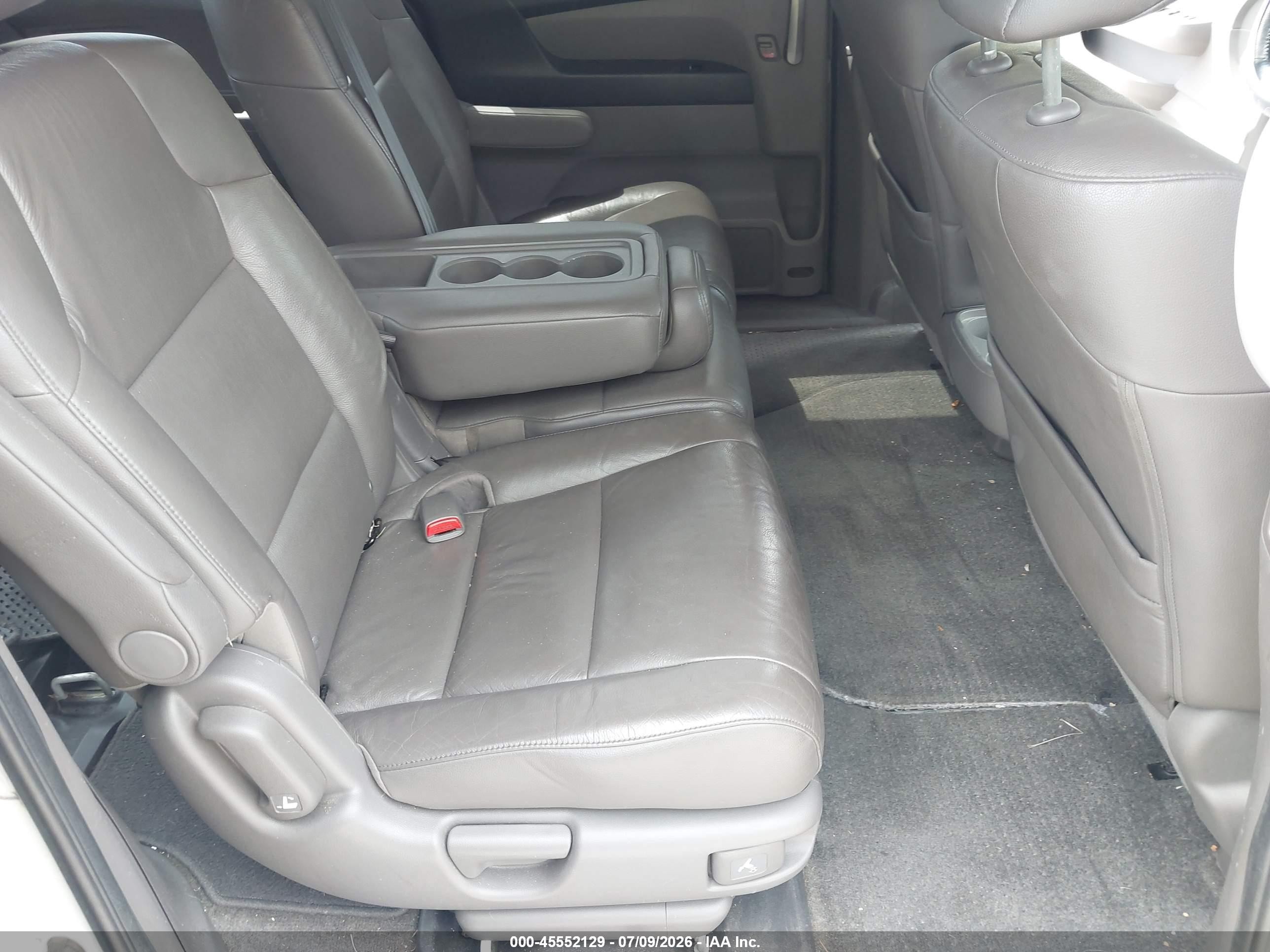 2011 Honda Odyssey Ex-l White vin: 5FNRL5H64BB103124