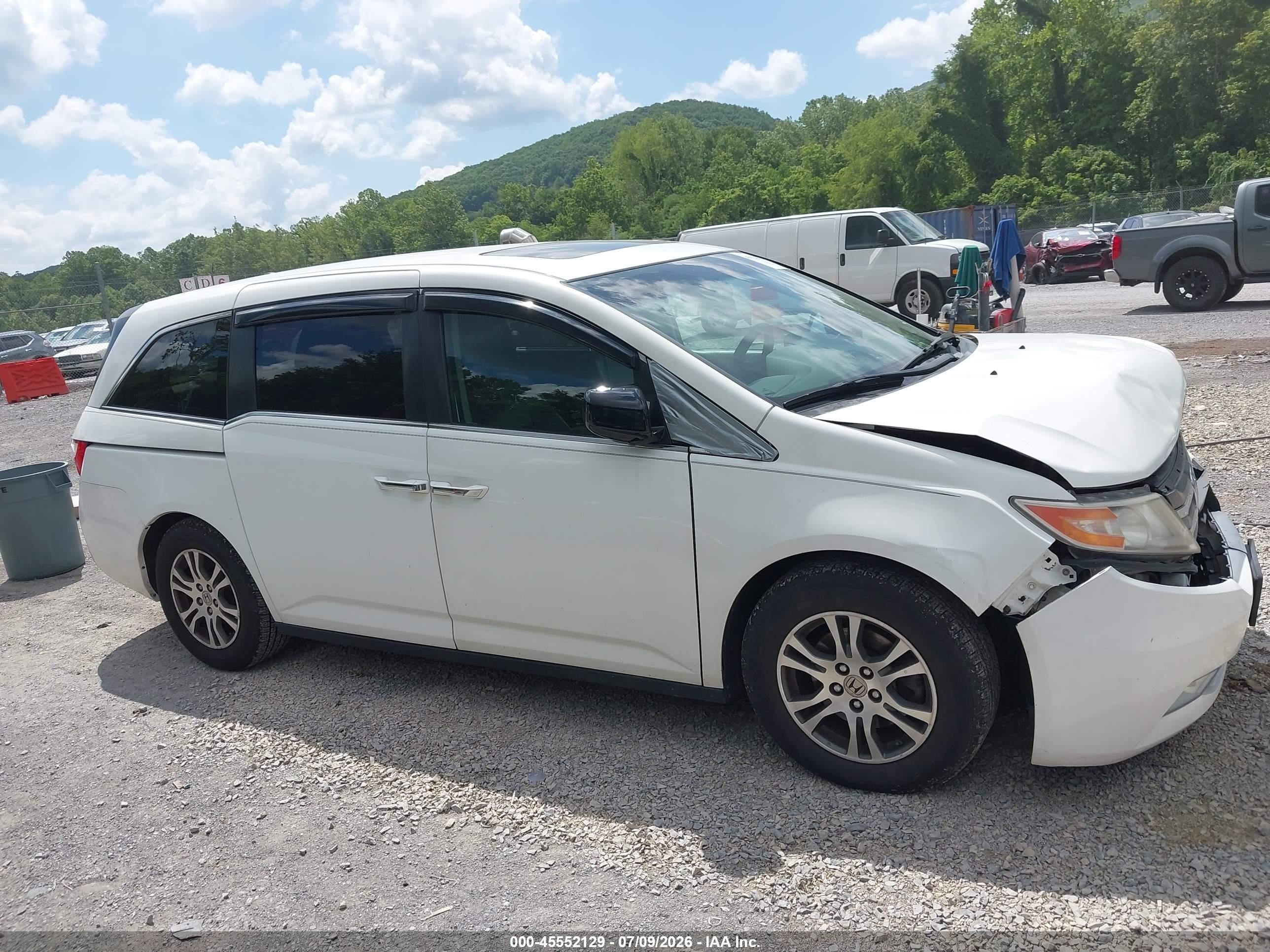 2011 Honda Odyssey Ex-l White vin: 5FNRL5H64BB103124