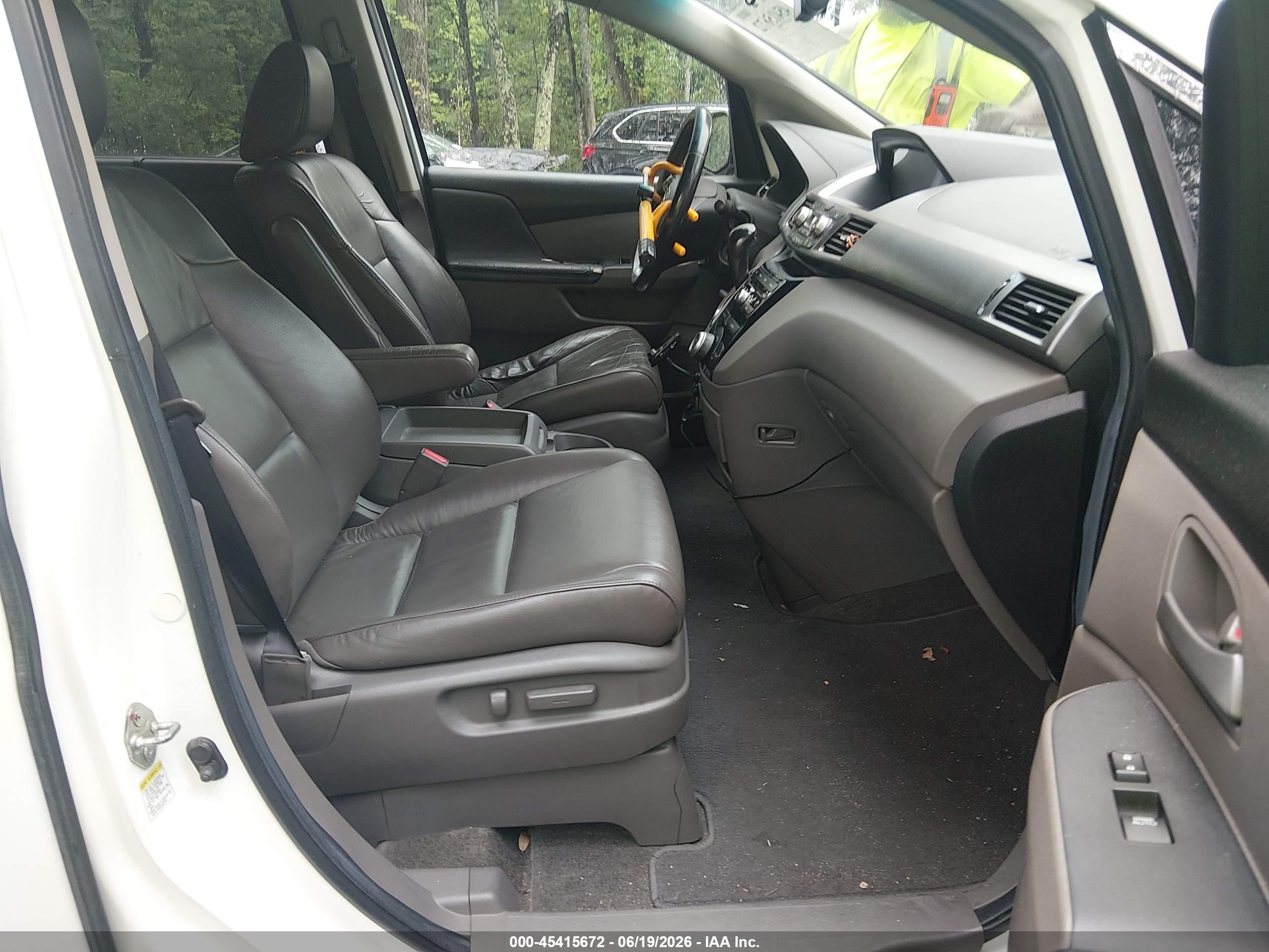2012 Honda Odyssey Ex-l White vin: 5FNRL5H64CB049826