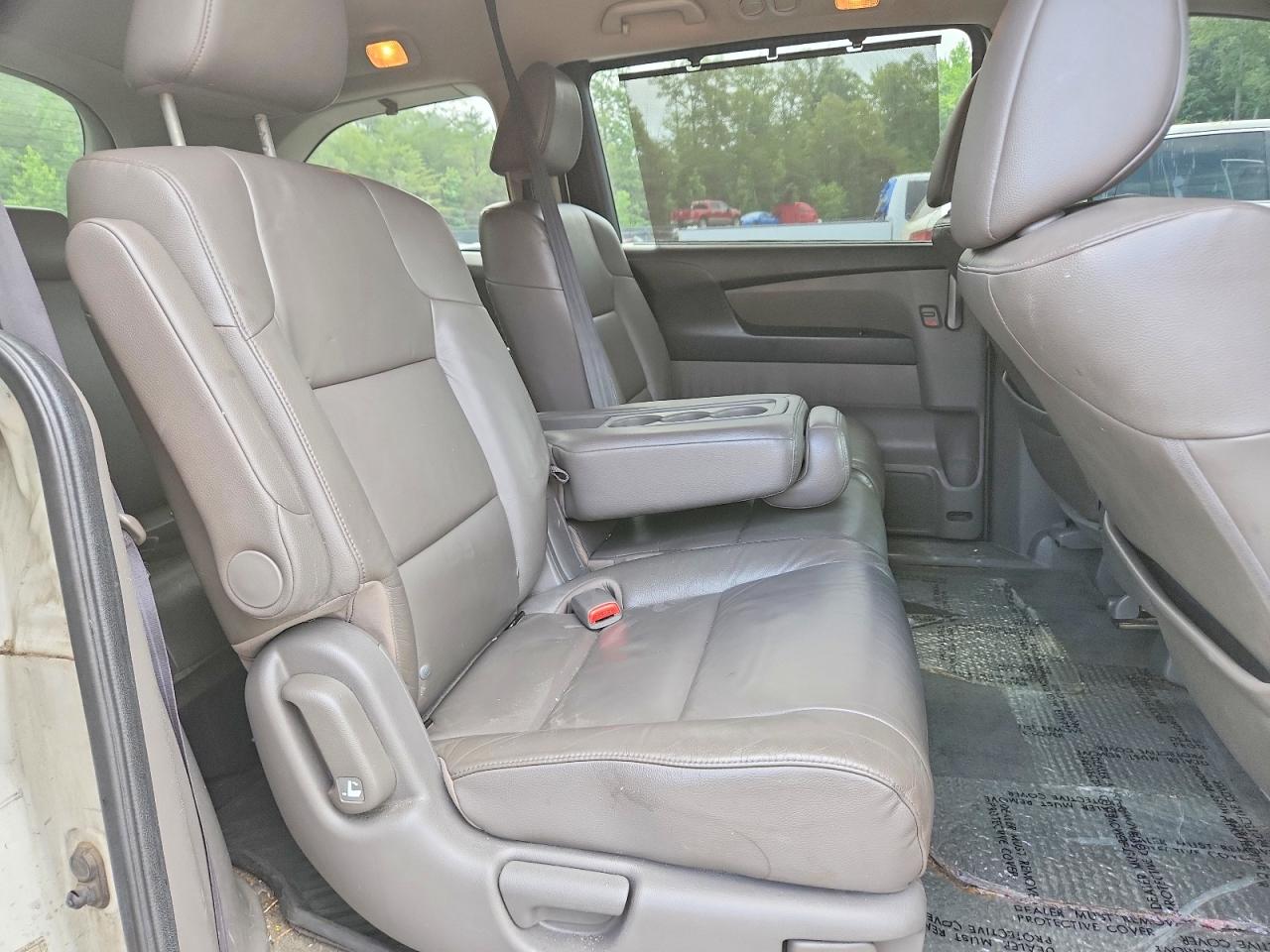 2012 Honda Odyssey Exl White vin: 5FNRL5H64CB077514