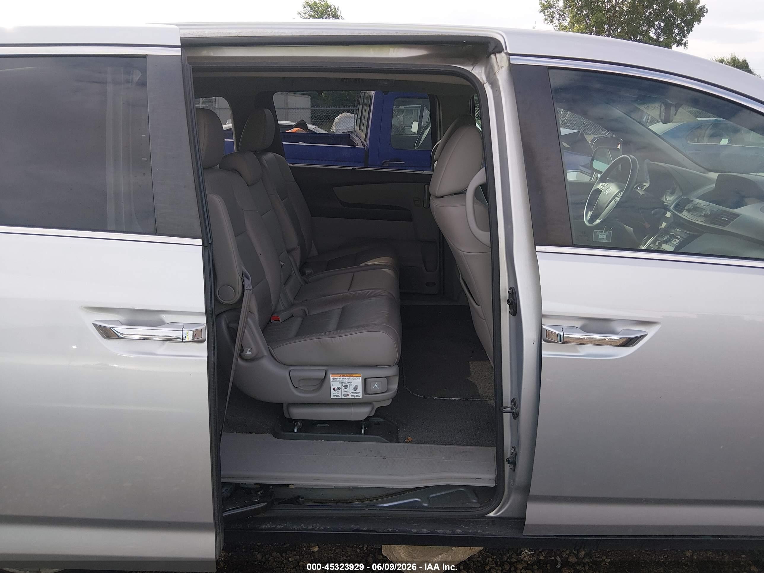 2012 Honda Odyssey Ex-l Silver vin: 5FNRL5H64CB093101