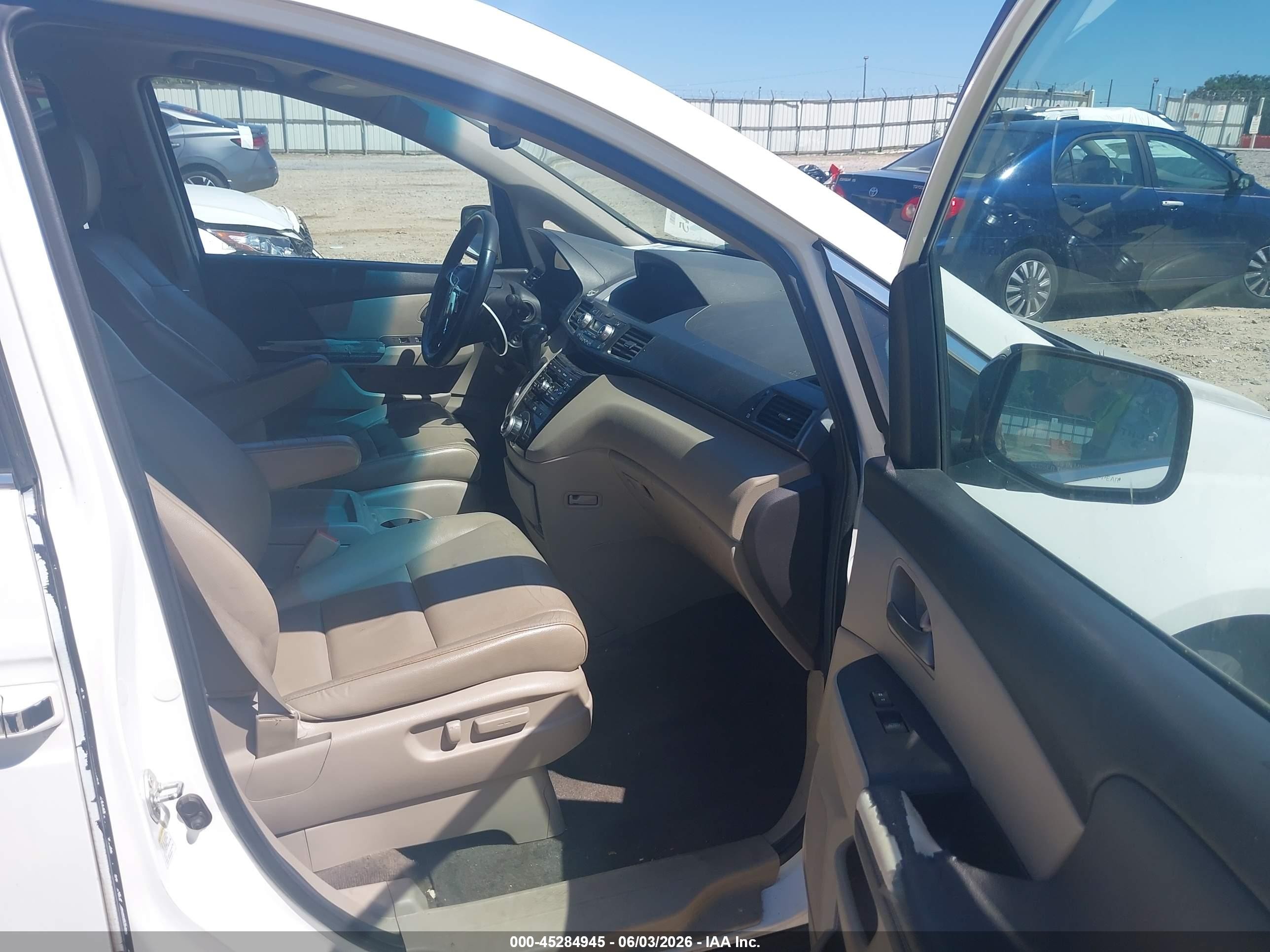 2012 Honda Odyssey Ex-l White vin: 5FNRL5H64CB115033
