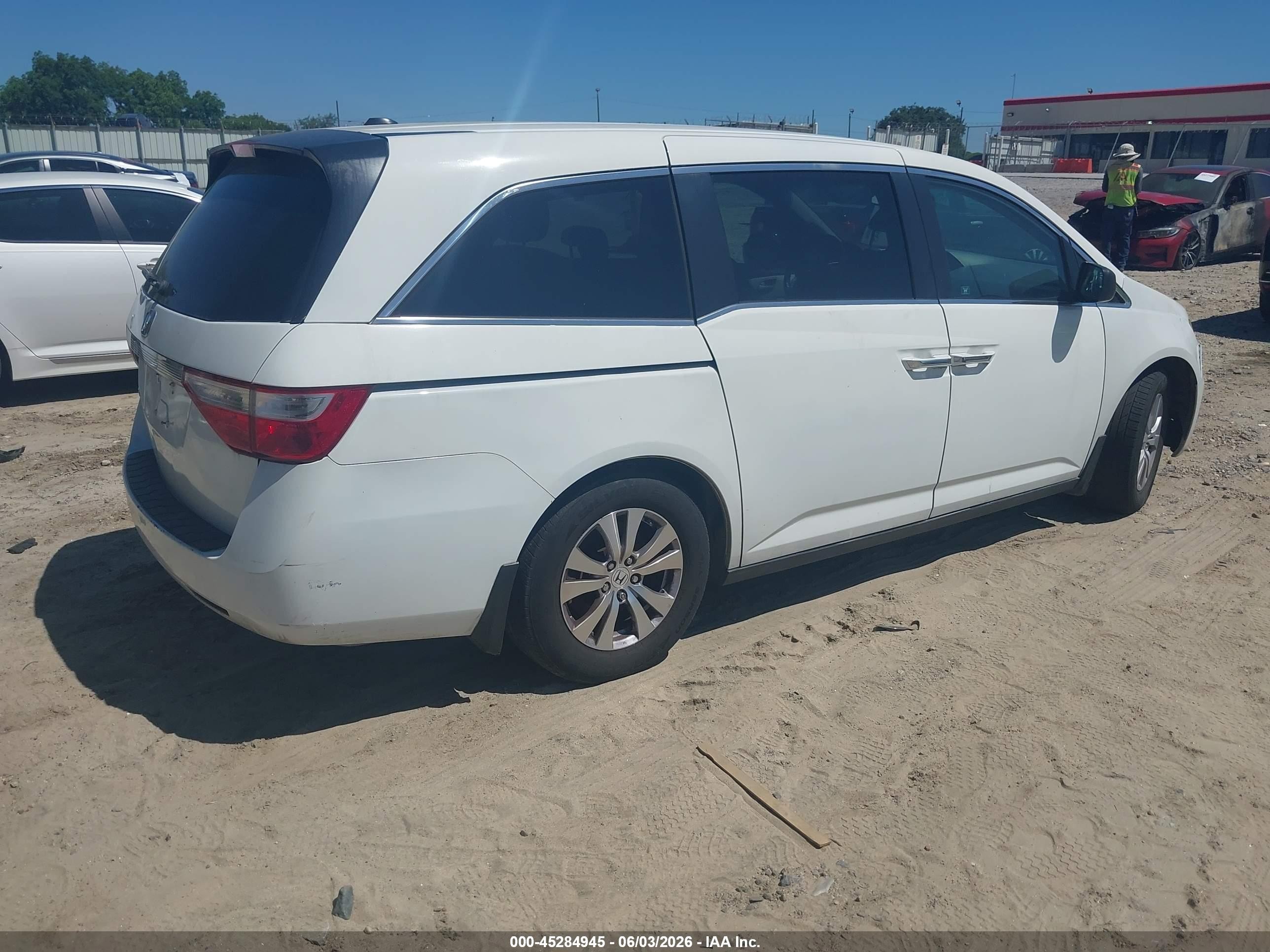2012 Honda Odyssey Ex-l White vin: 5FNRL5H64CB115033