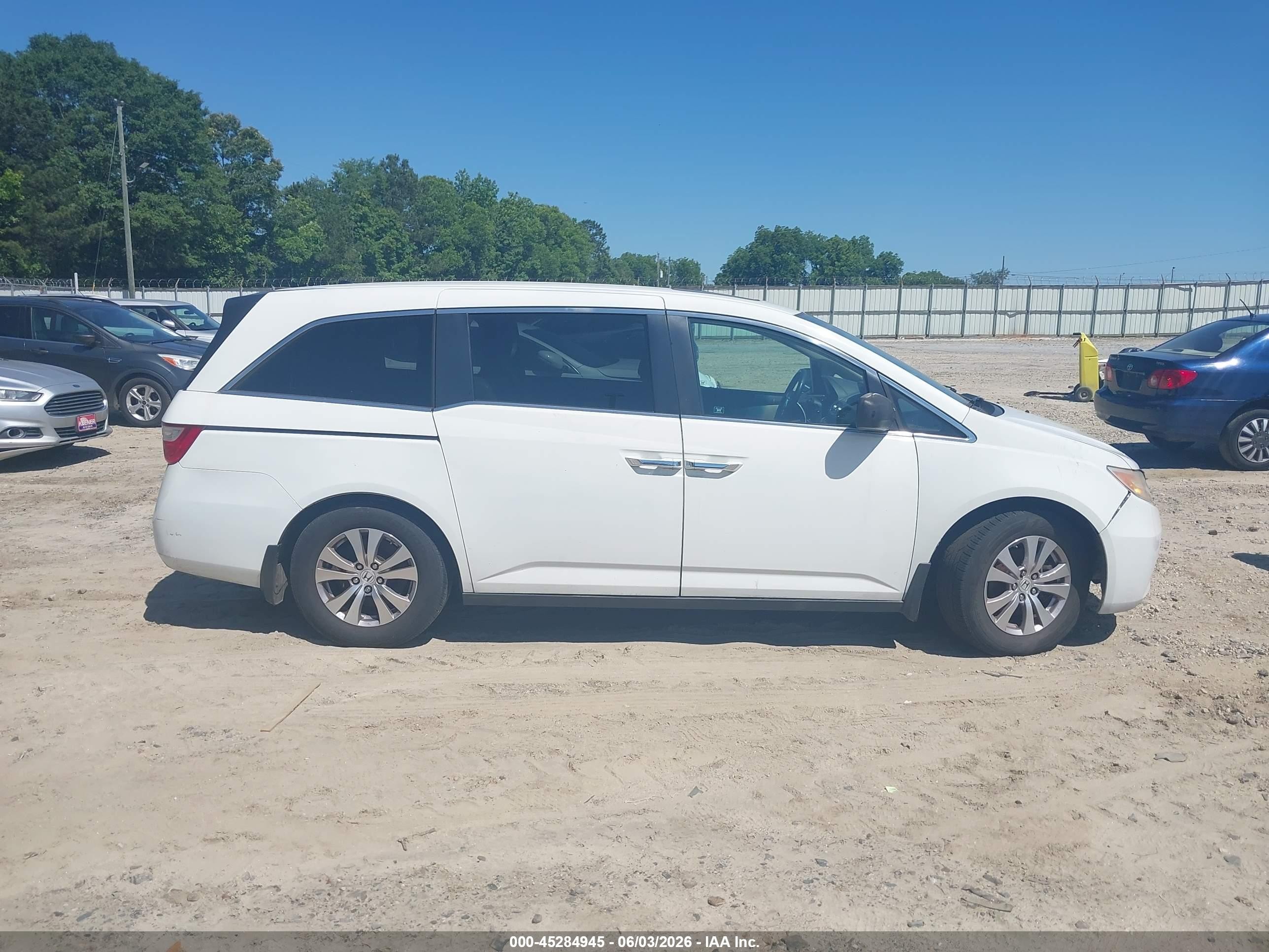 2012 Honda Odyssey Ex-l White vin: 5FNRL5H64CB115033