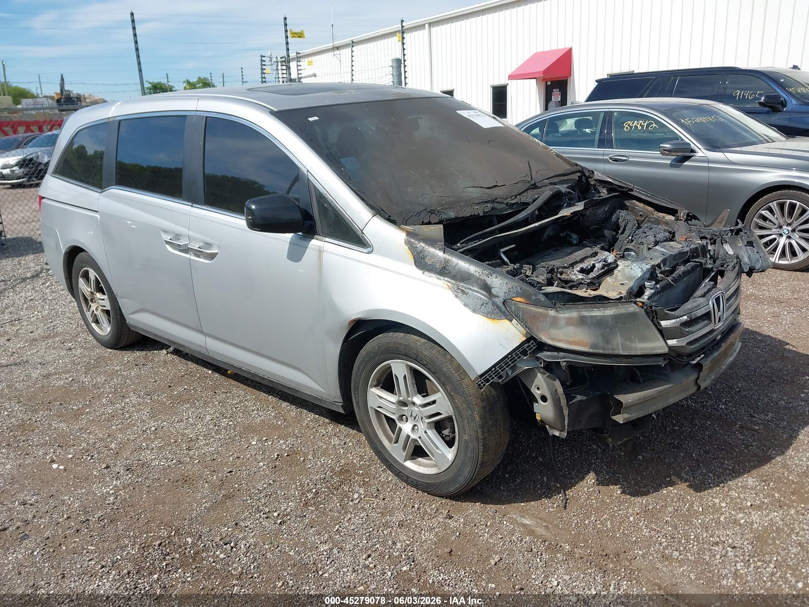 2013 Honda Odyssey Ex-l Silver vin: 5FNRL5H64DB011305