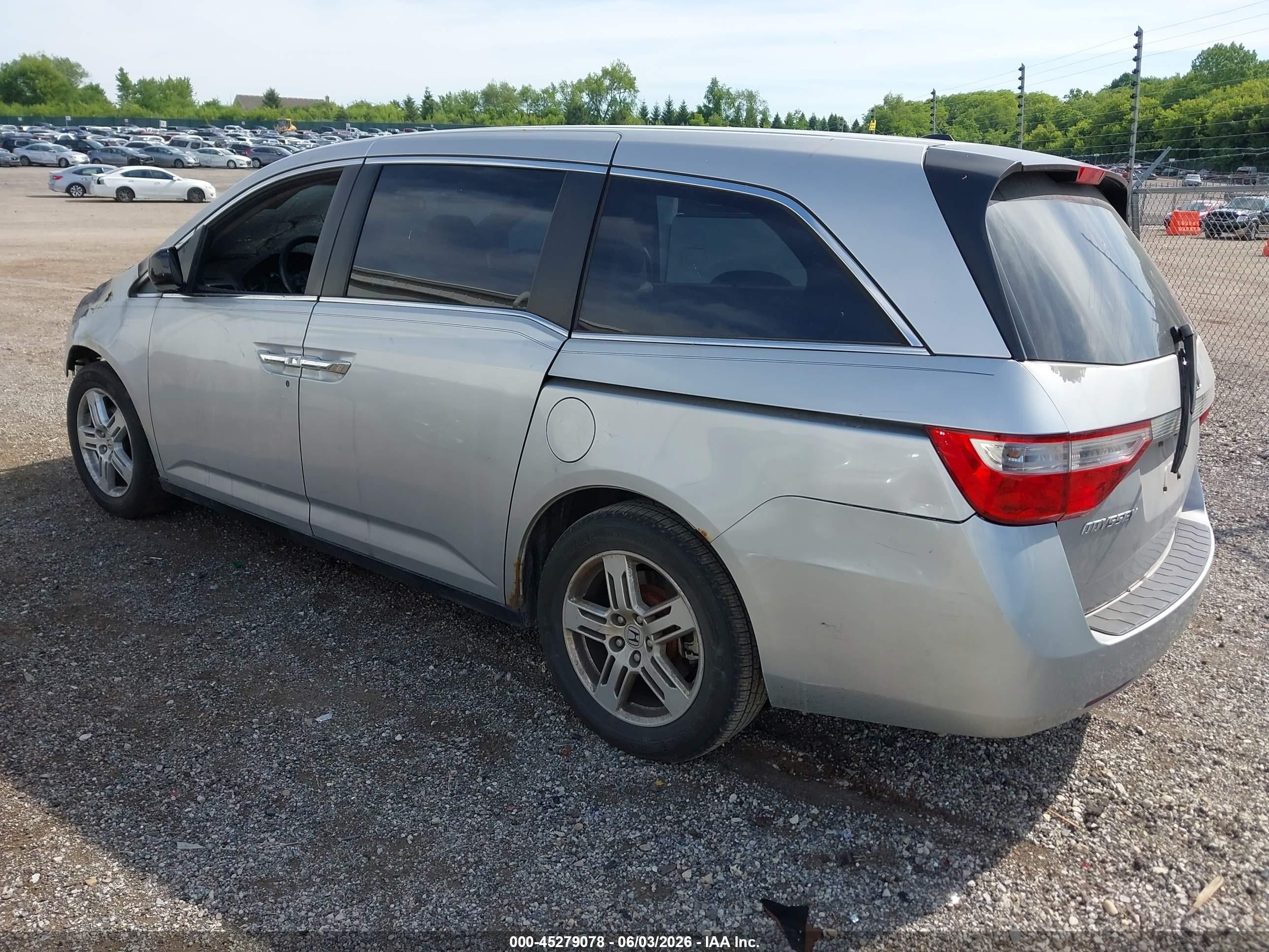 2013 Honda Odyssey Ex-l Silver vin: 5FNRL5H64DB011305