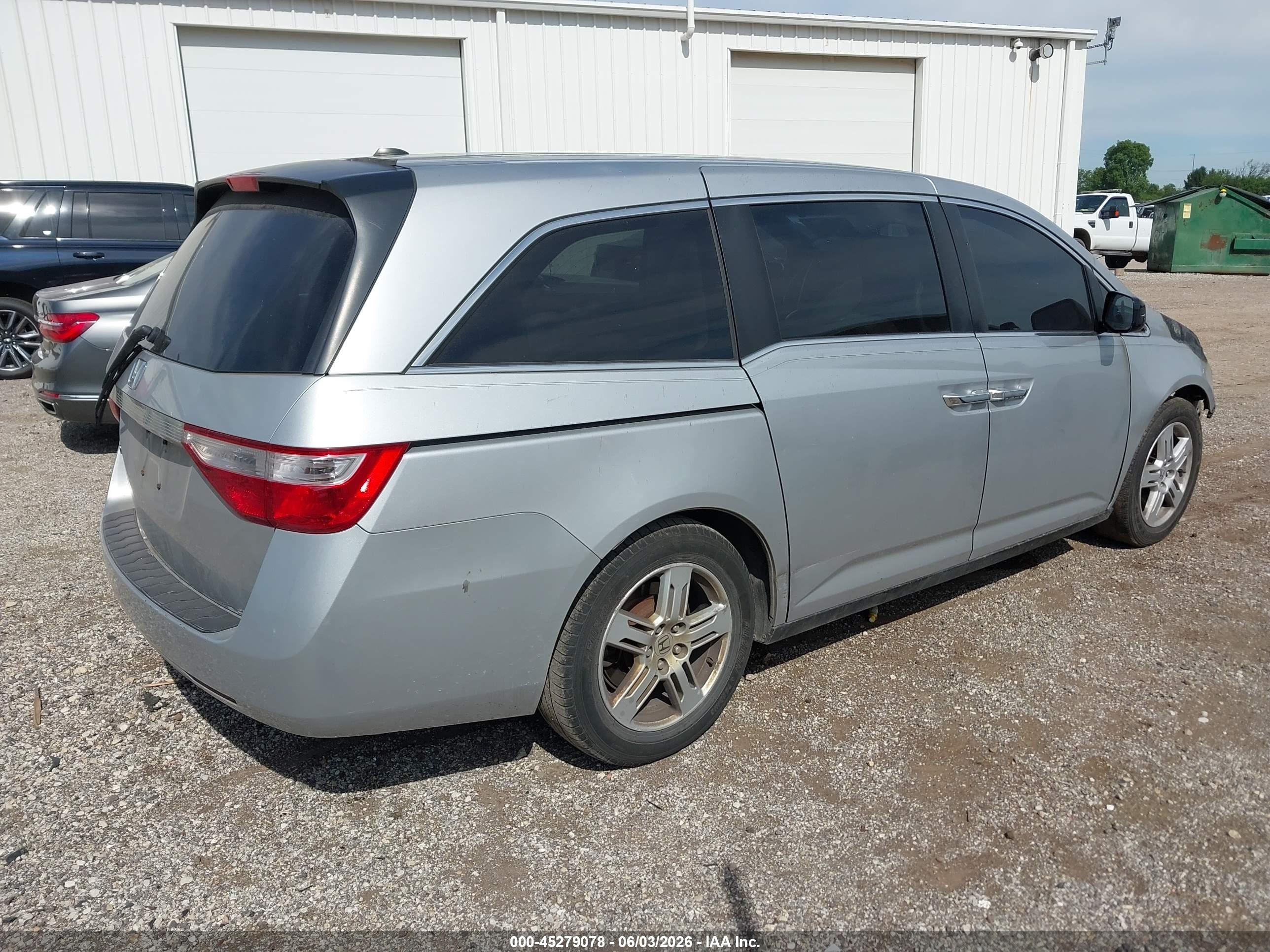 2013 Honda Odyssey Ex-l Silver vin: 5FNRL5H64DB011305