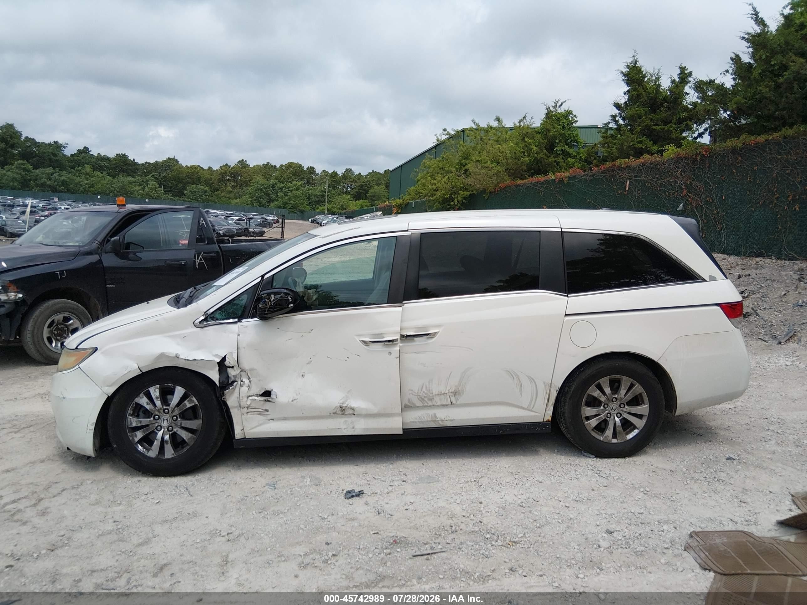 2014 Honda Odyssey Ex-l White vin: 5FNRL5H64EB069271