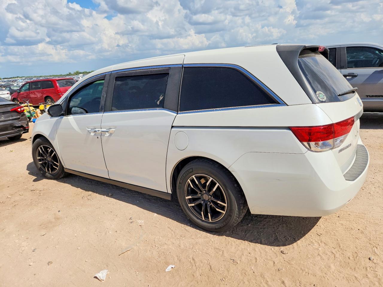 2014 Honda Odyssey Exl White vin: 5FNRL5H64EB069447