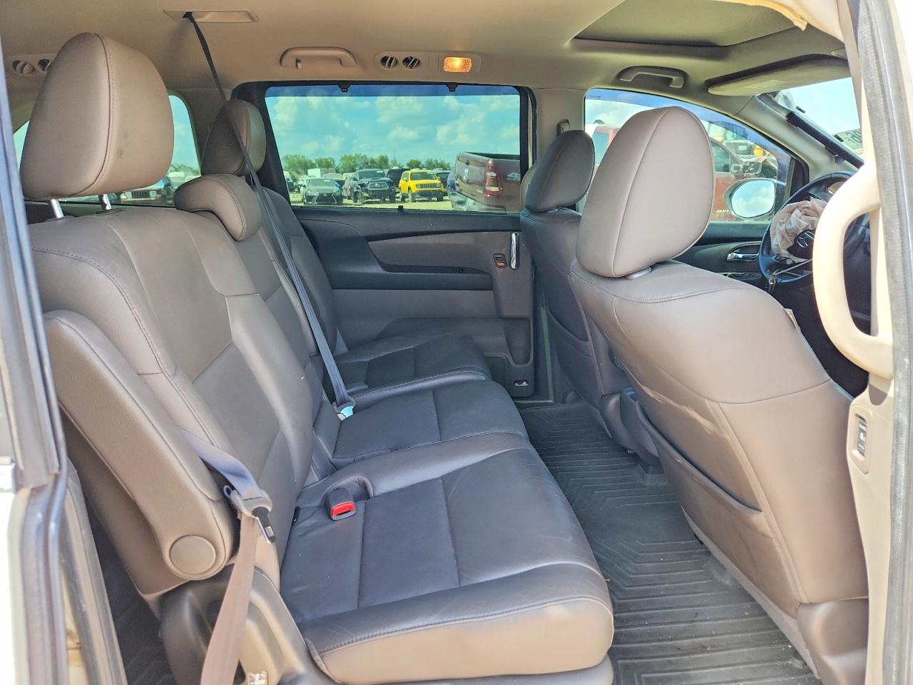 2014 Honda Odyssey Exl White vin: 5FNRL5H64EB069447
