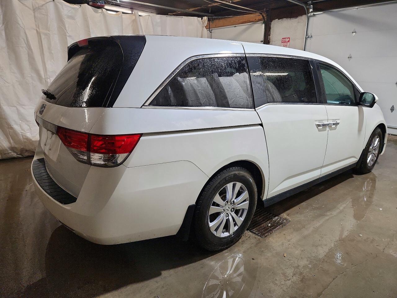 2014 Honda Odyssey Exl White vin: 5FNRL5H64EB071702