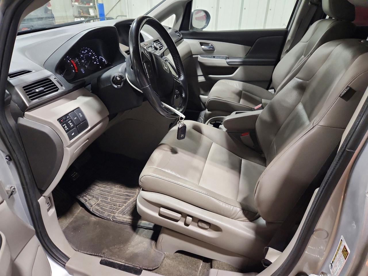 2014 Honda Odyssey Exl Silver vin: 5FNRL5H64EB080237
