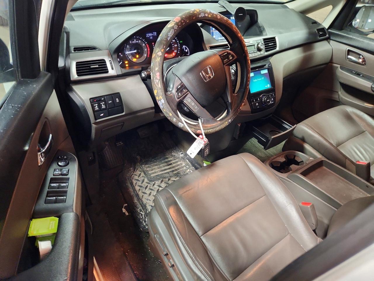 2014 Honda Odyssey Exl White vin: 5FNRL5H64EB114340