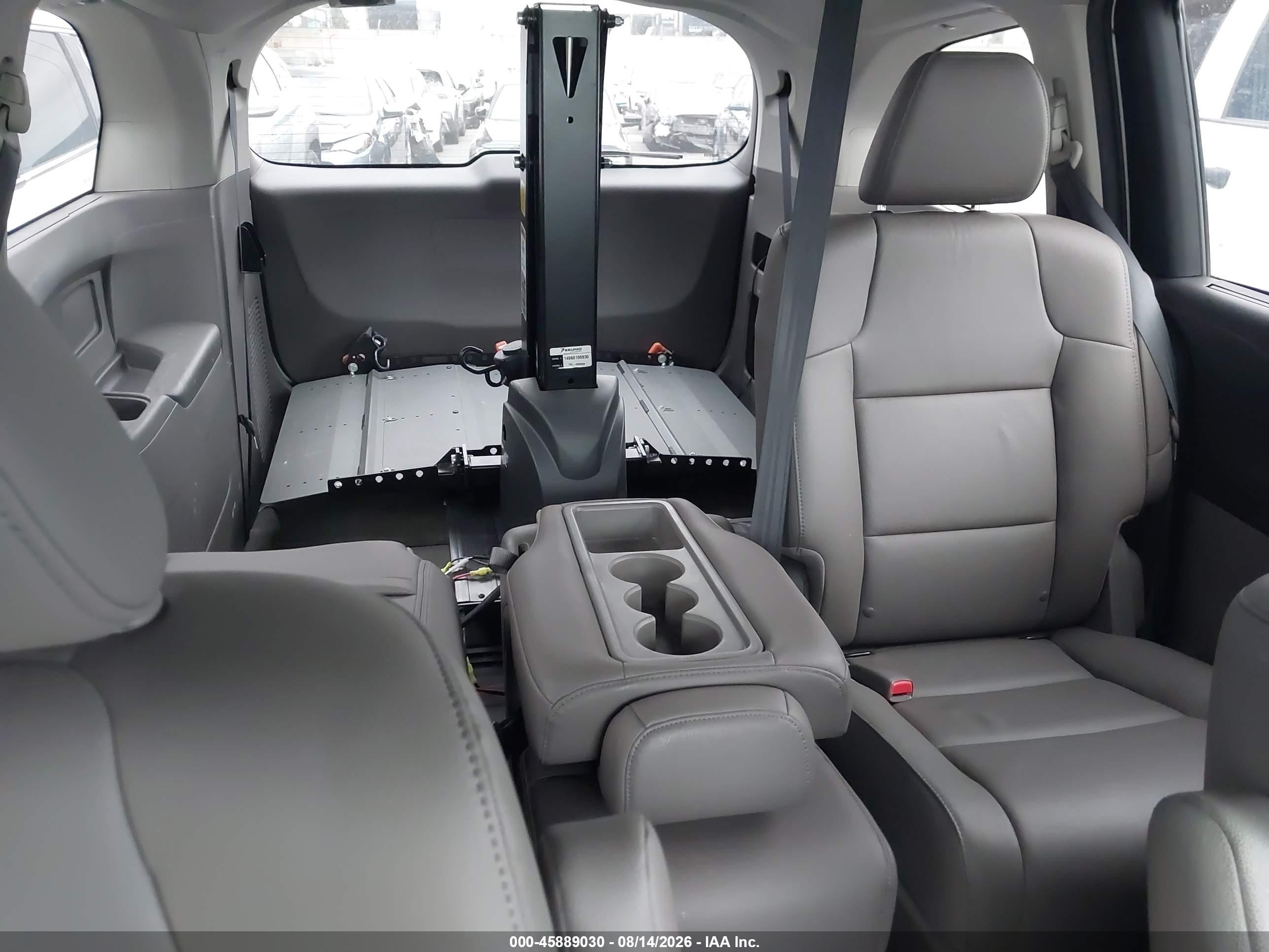 2014 Honda Odyssey Ex-l White vin: 5FNRL5H64EB122079