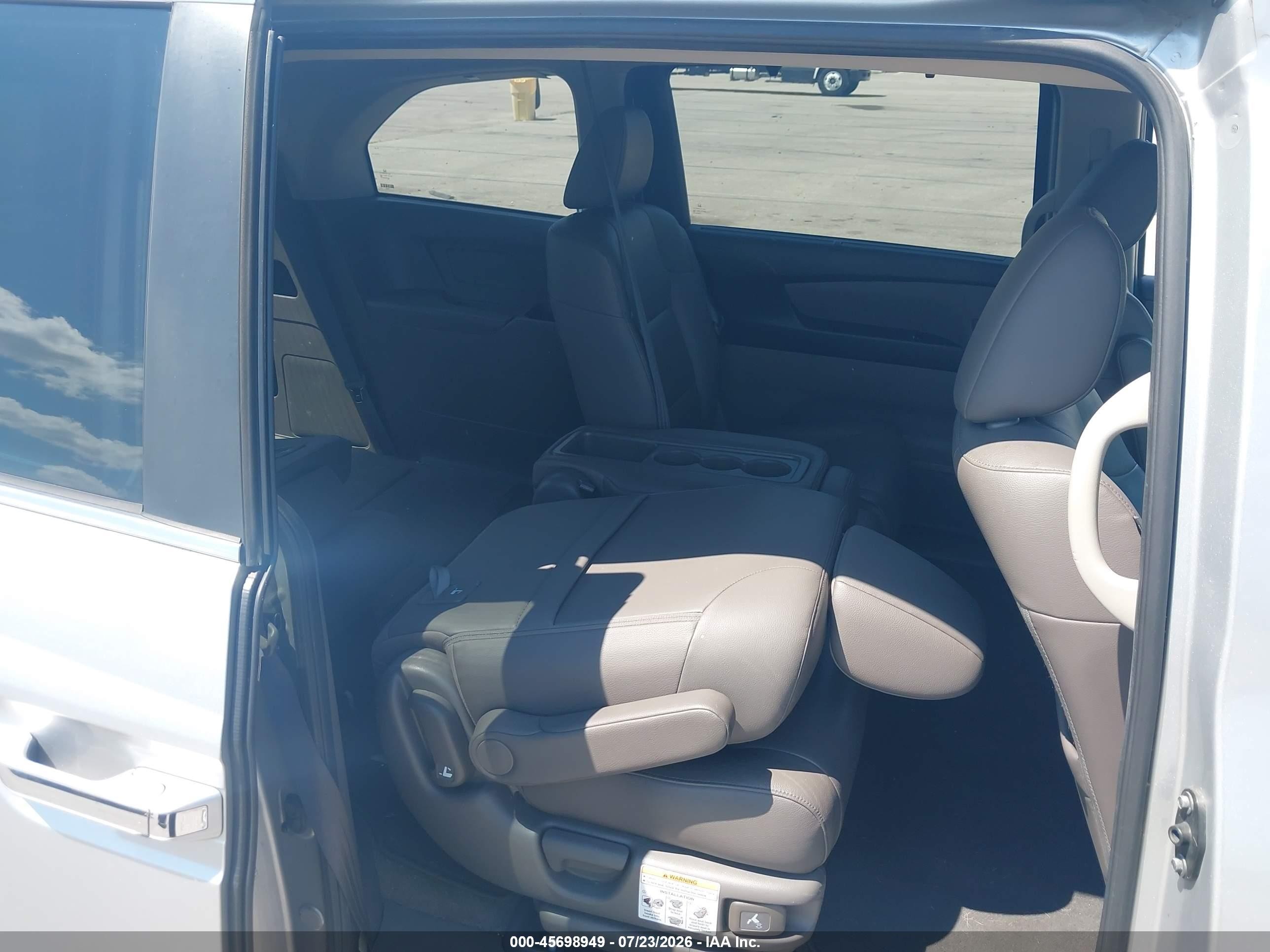 2015 Honda Odyssey Ex-l Silver vin: 5FNRL5H64FB030729