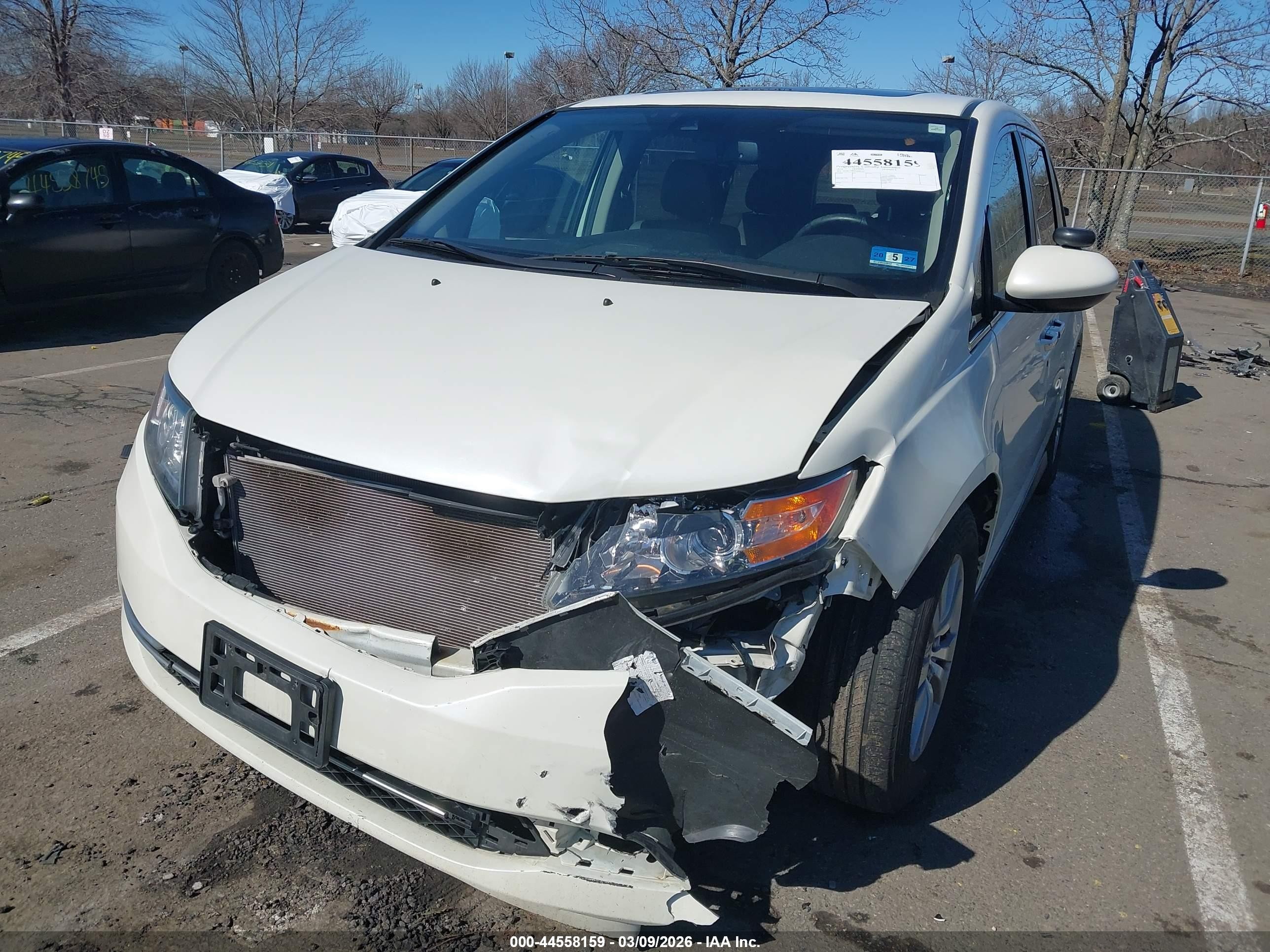 2016 Honda Odyssey Ex-l White vin: 5FNRL5H64GB085361