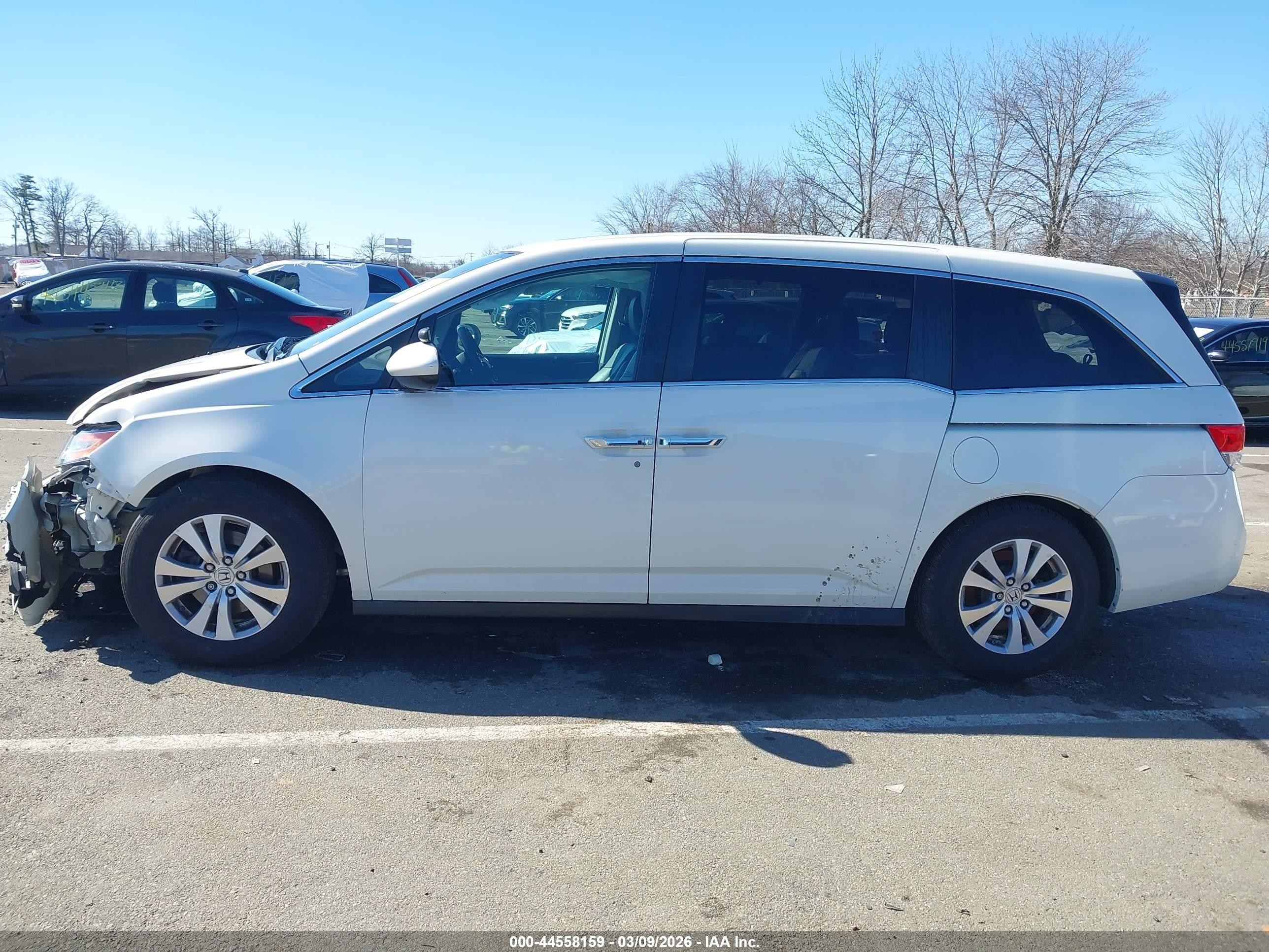 2016 Honda Odyssey Ex-l White vin: 5FNRL5H64GB085361